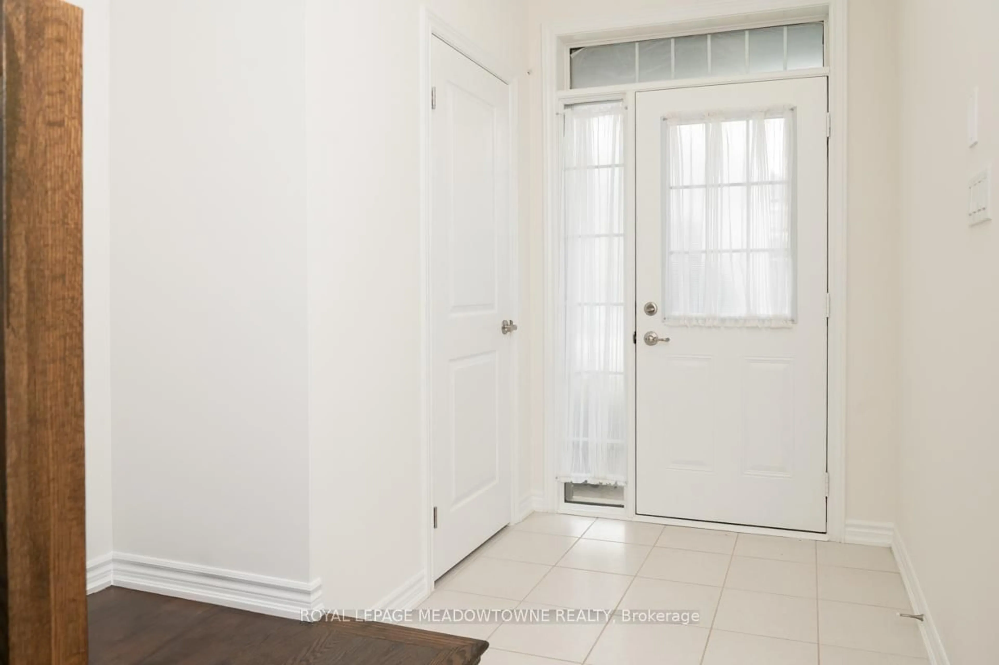 Indoor entryway for 97 Flagg Ave, Brant Ontario N3L 0B5