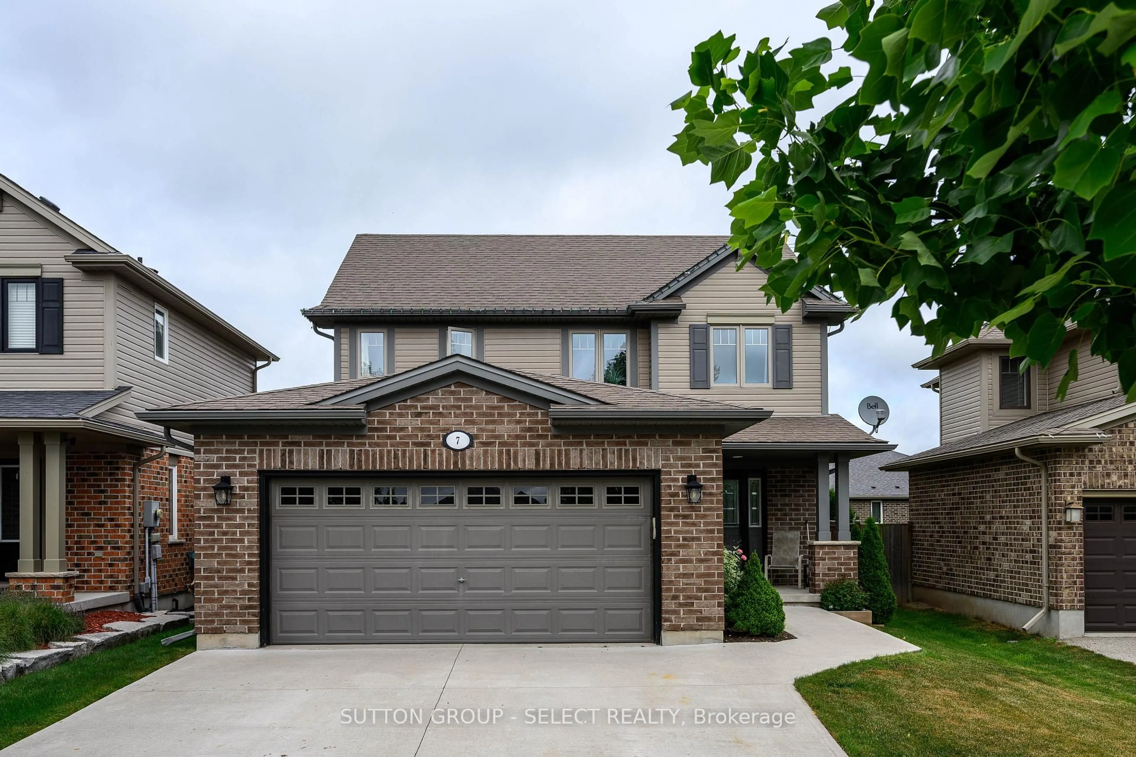 Home with brick exterior material, street for 7 AMBLESIDE Dr, St. Thomas Ontario N5P 0A9