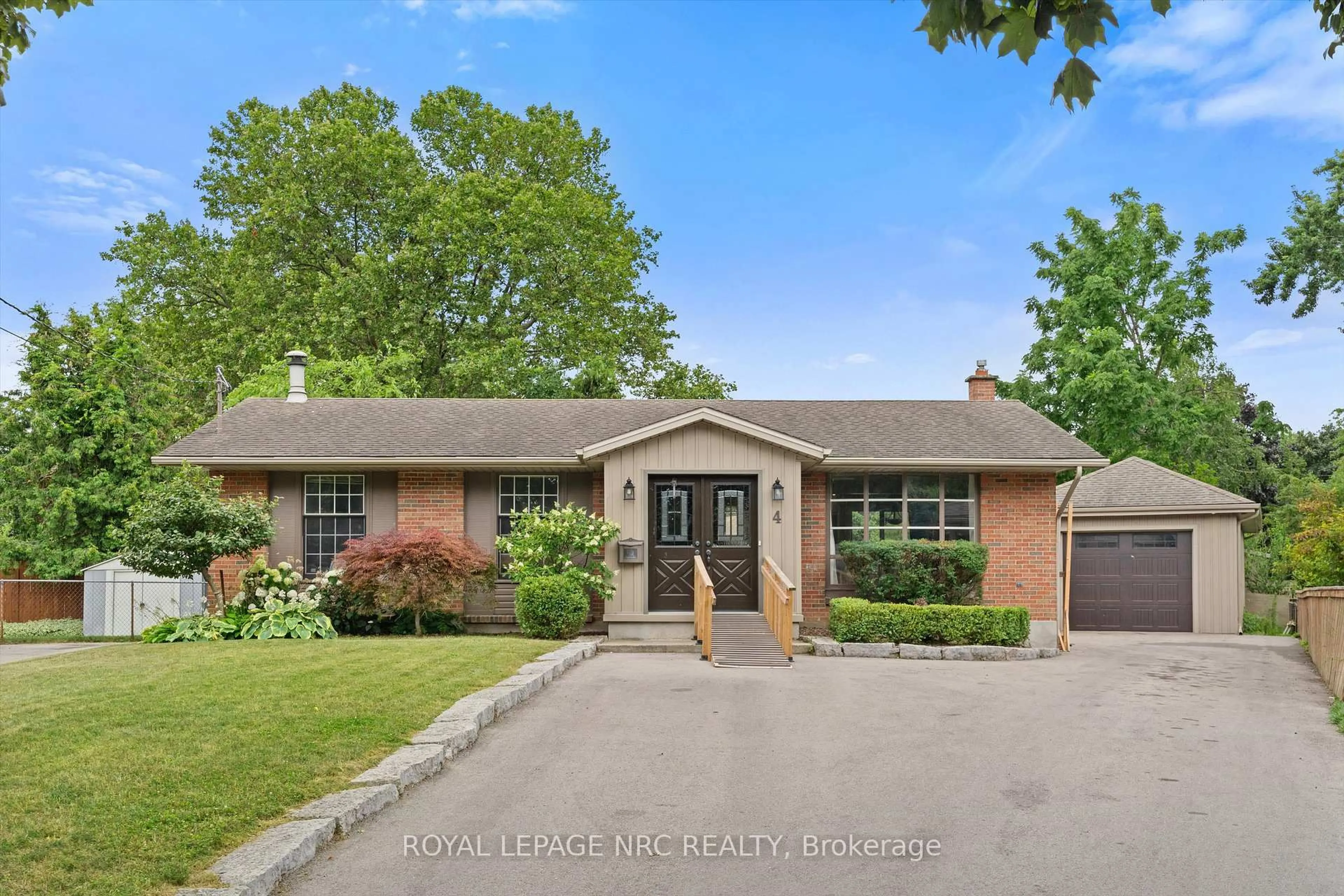Home with brick exterior material, street for 4 Prince Henry Crt, St. Catharines Ontario L2N 2X9