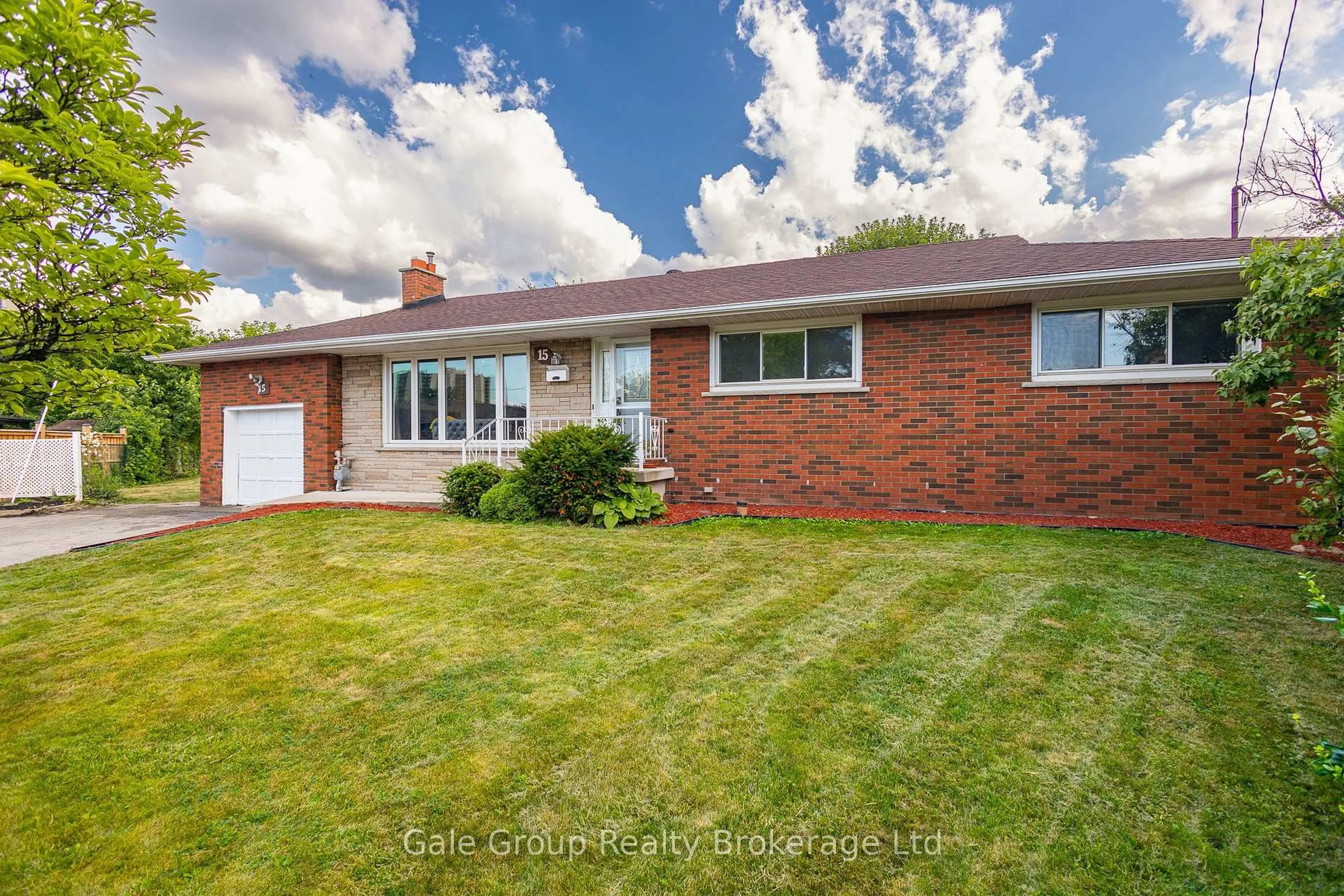 Home with brick exterior material, street for 15 Kelvin Crt, Hamilton Ontario L8E 1J2