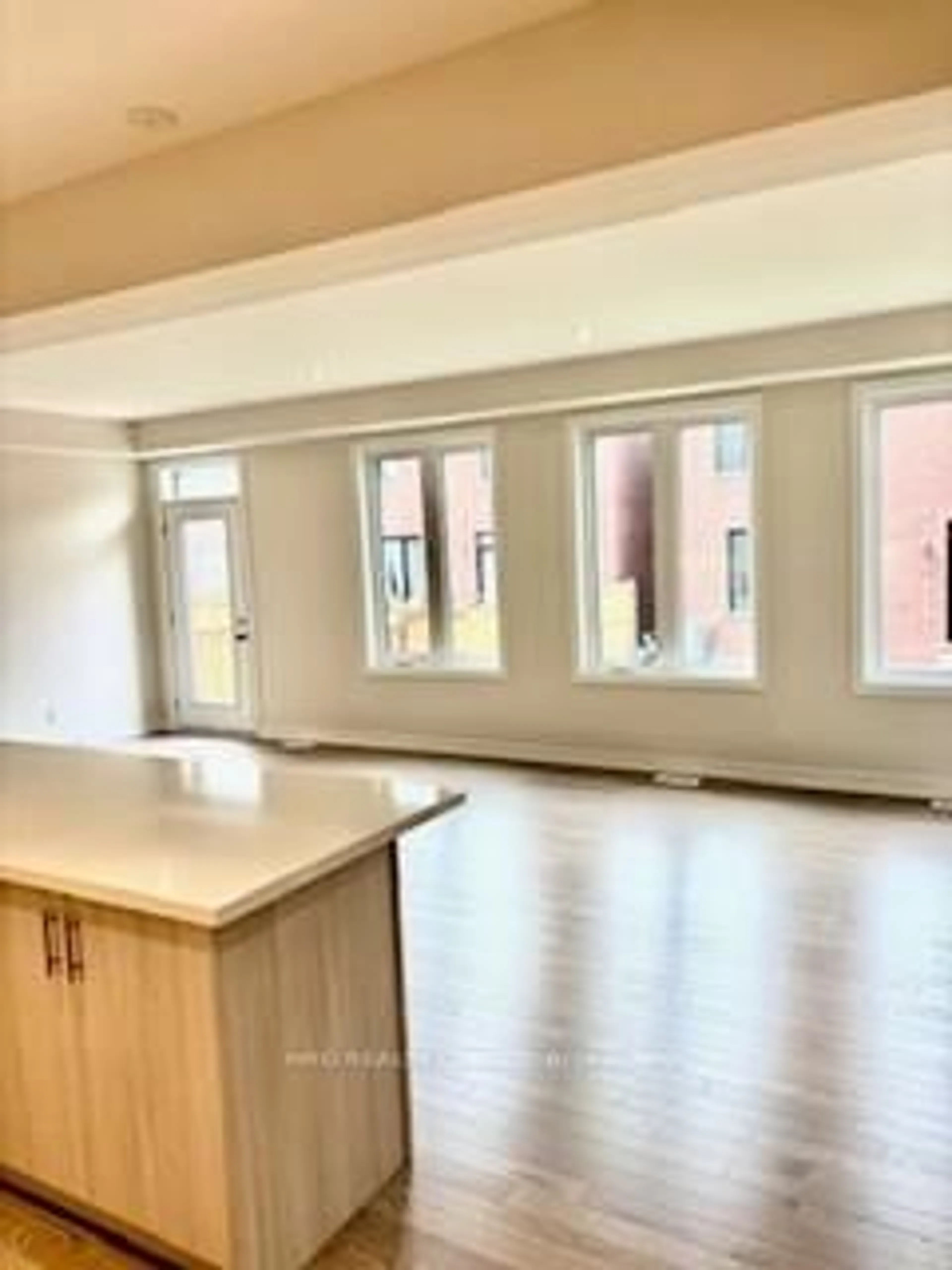 A pic of a room for 39 Guernsey Dr, Kitchener Ontario N2R 0T7