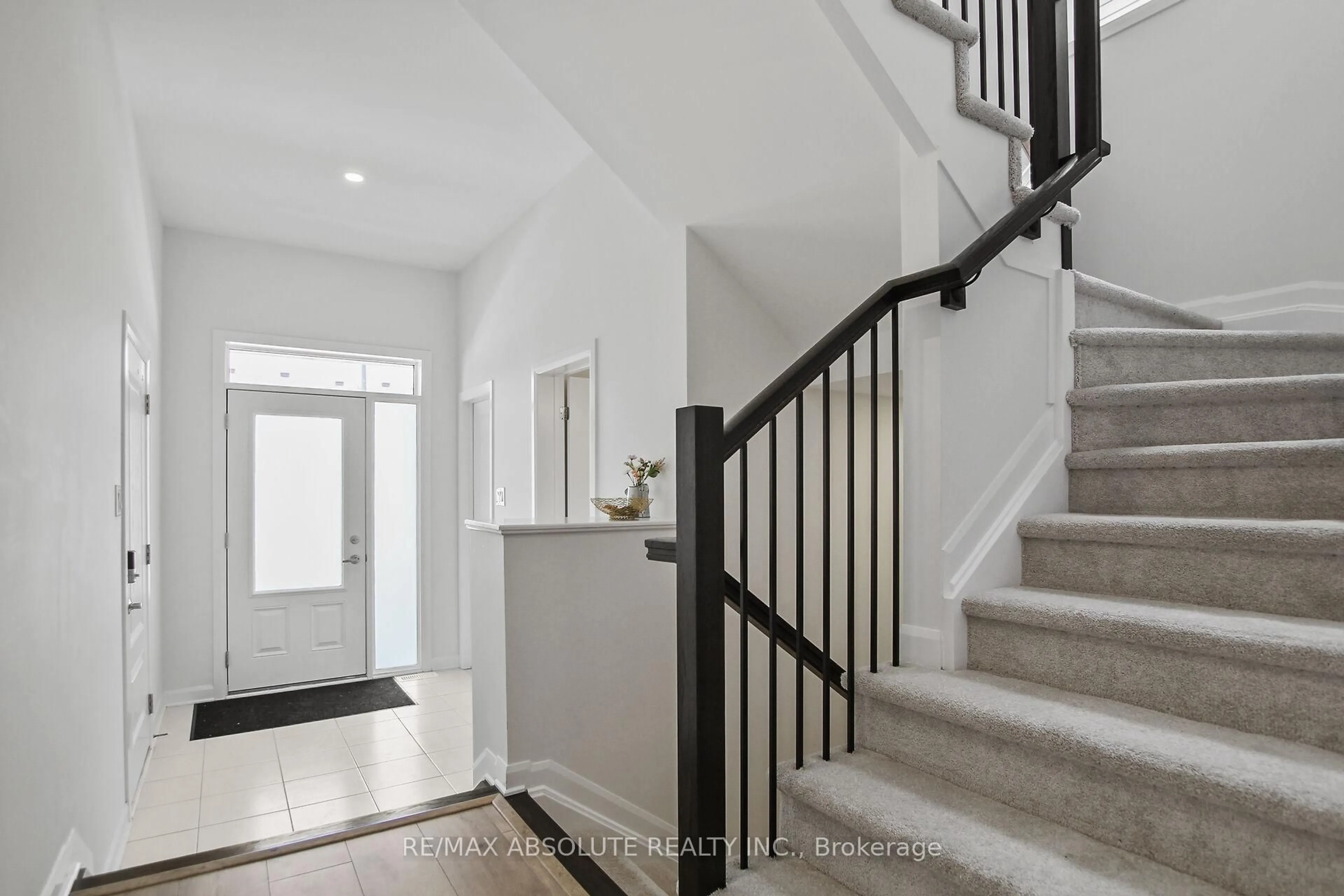 Indoor entryway for 145 Invention Blvd, Kanata Ontario K2W 0L9