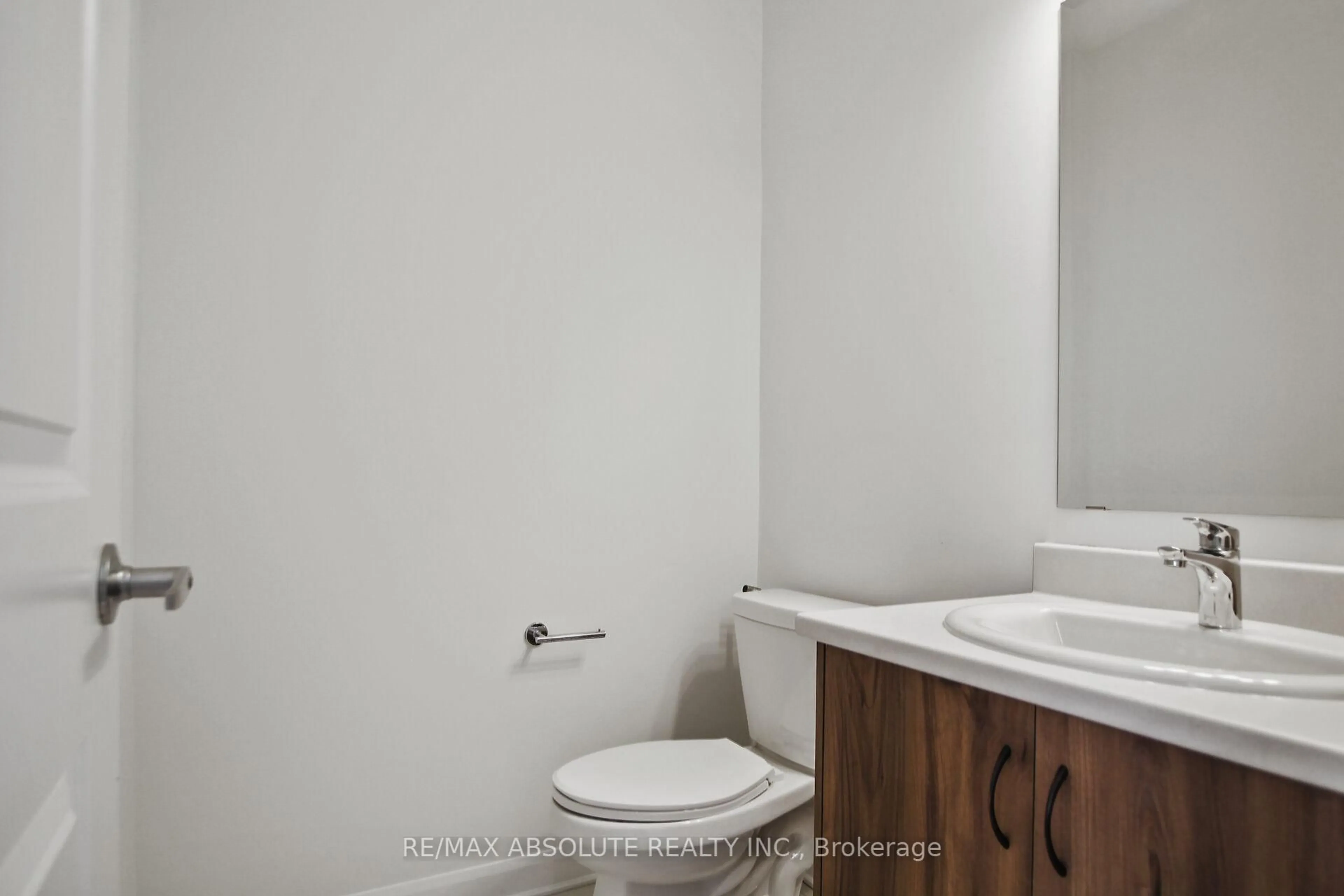 Standard bathroom, unknown for 145 Invention Blvd, Kanata Ontario K2W 0L9