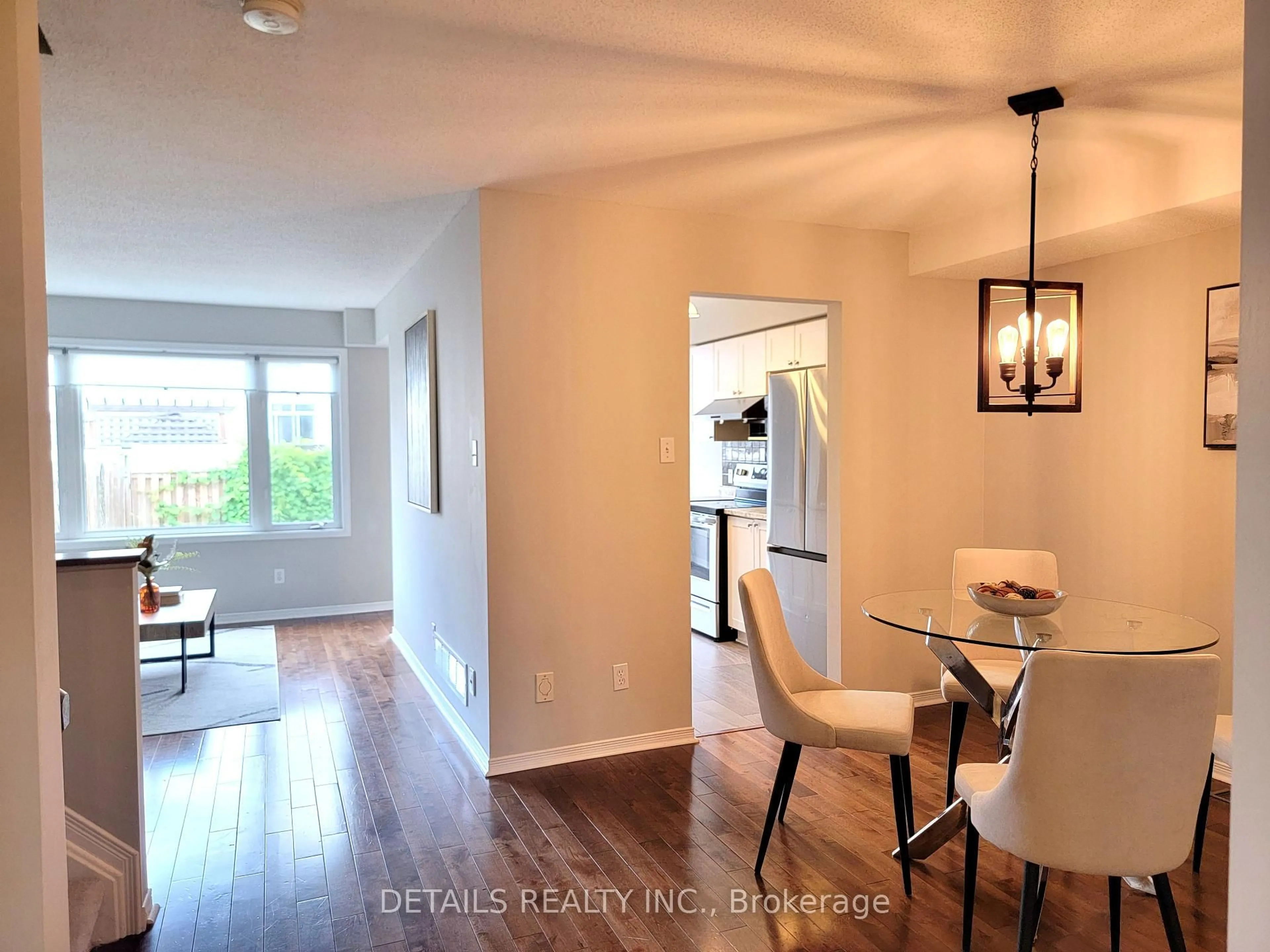 Dining room, wood/laminate floor for 21 UPNEY Dr, Ottawa Ontario K2J 5G7