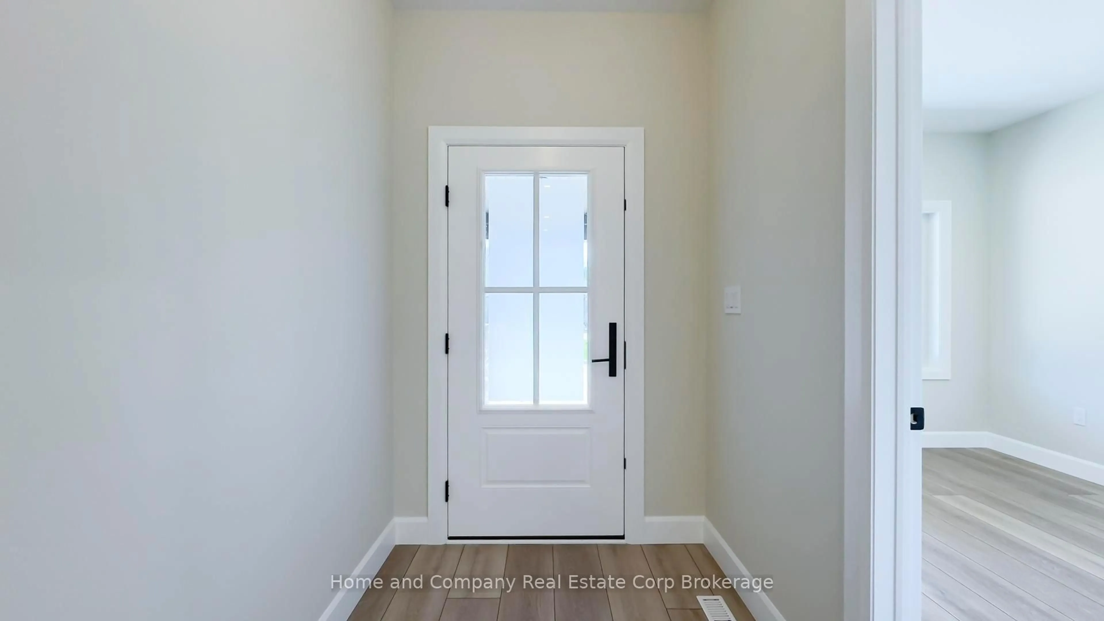 Indoor entryway for 52 DEER RIDGE Lane, Bluewater Ontario N0M 1G0