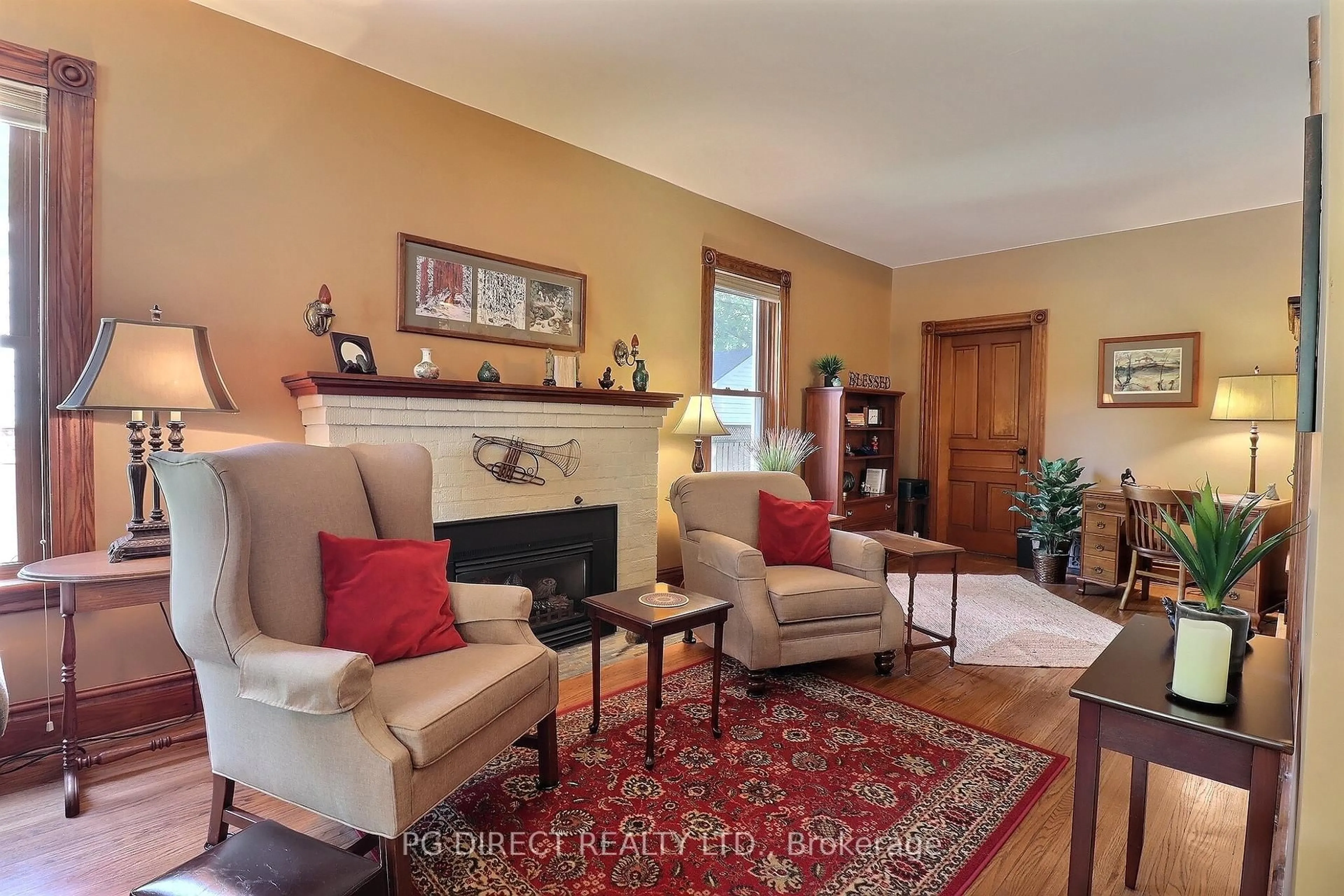 Living room with furniture, unknown for 104 North St, Strathroy-Caradoc Ontario N7G 1Z5