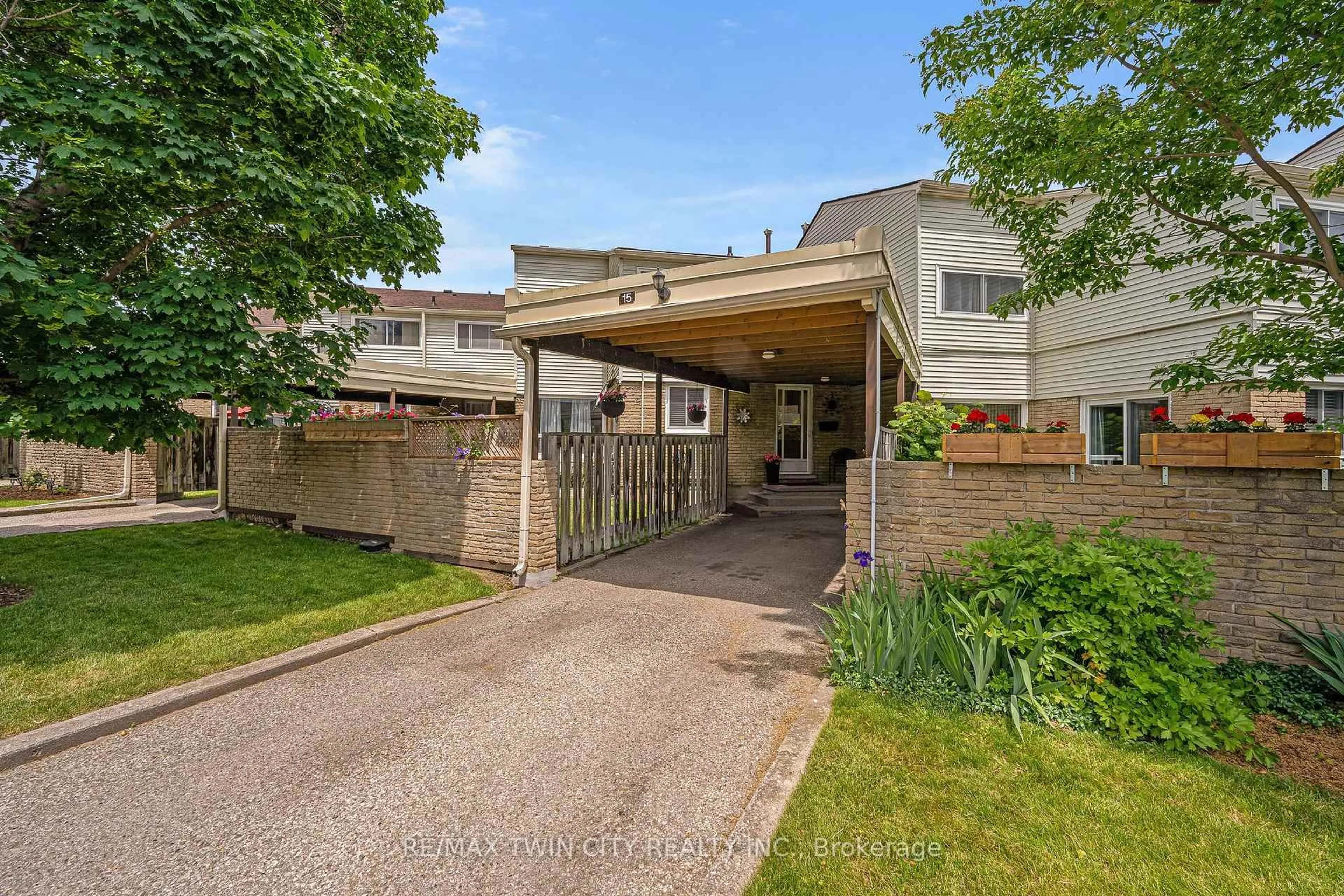Unknown for 415 Morgan Ave #15, Kitchener Ontario N2A 2V6