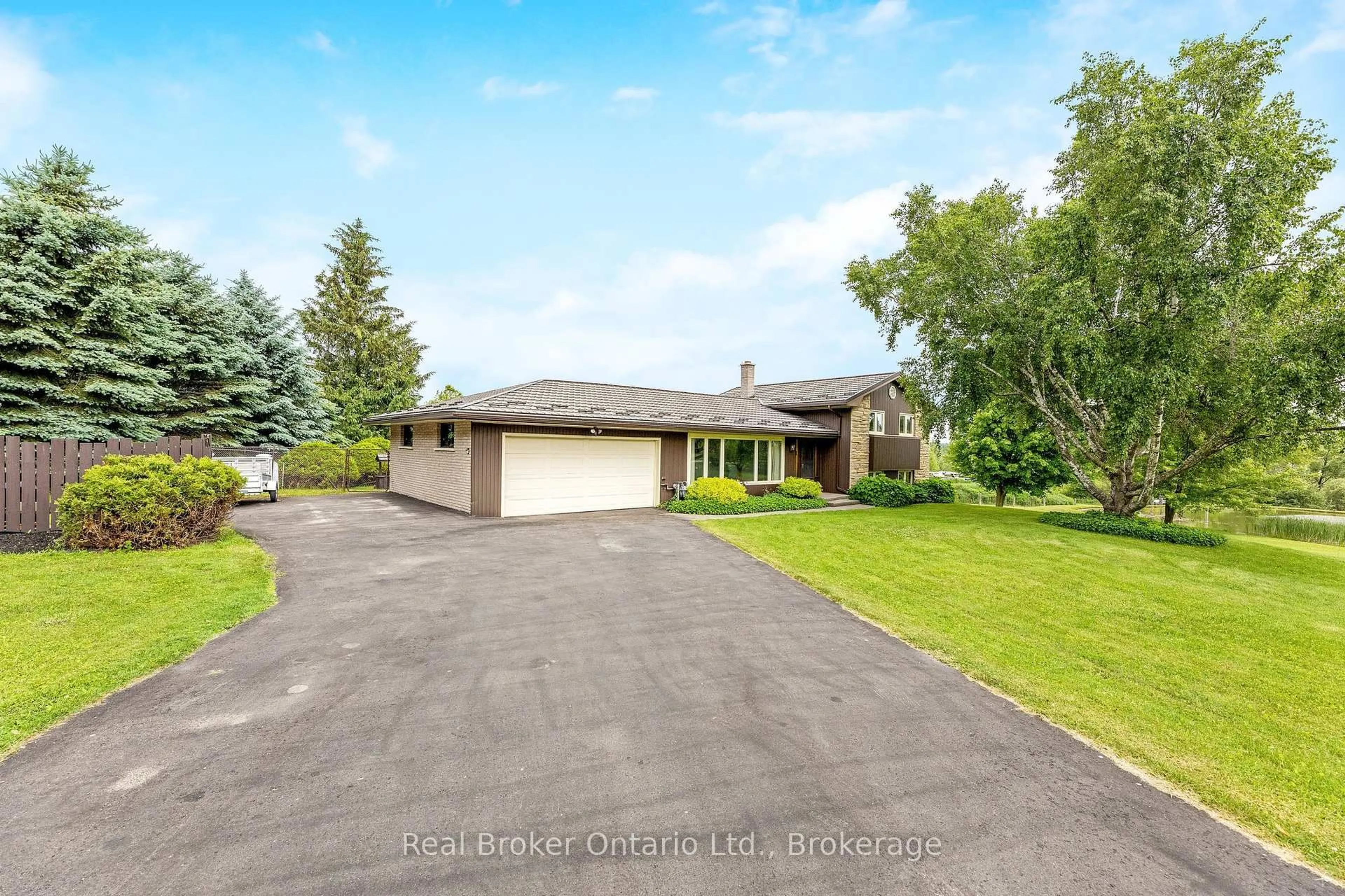 A pic from outside/outdoor area/front of a property/back of a property/a pic from drone, street for 9412 Sideroad 17, Erin Ontario N0B 1Z0