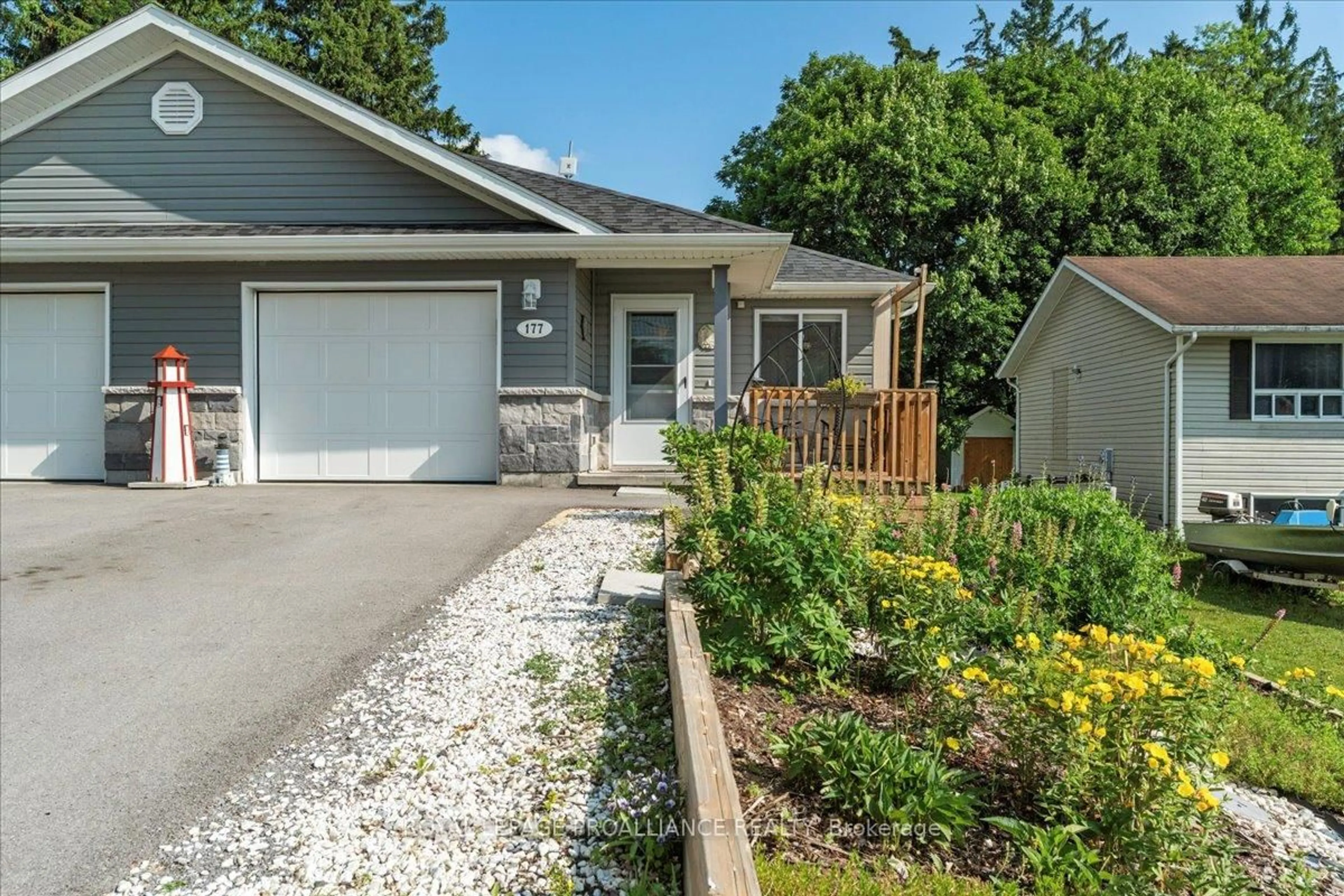 Home with vinyl exterior material, street for 177 Elgin St, Madoc Ontario K0K 2K0