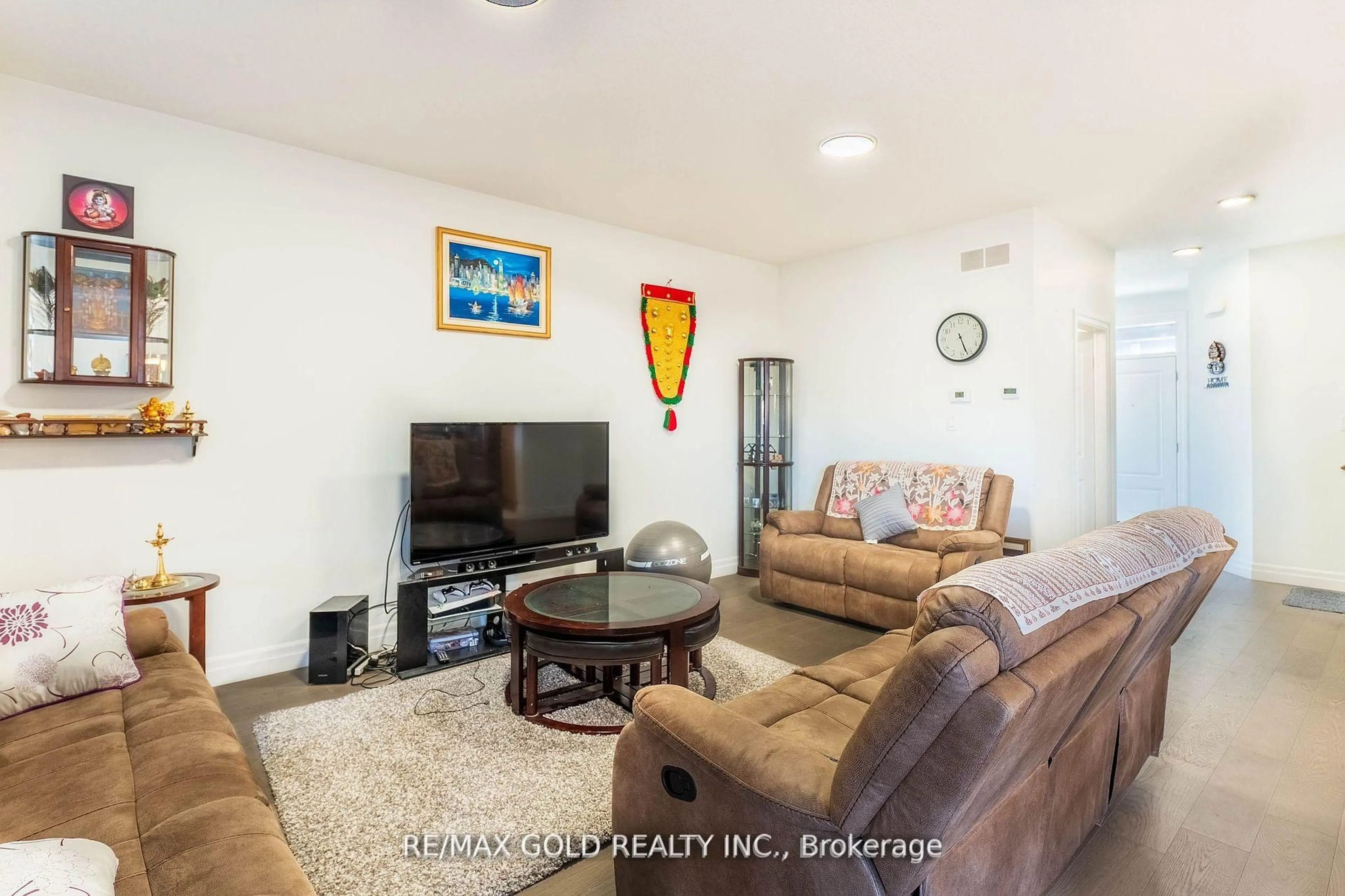 Living room with furniture, unknown for 3738 Stewart Ave, London South Ontario N6L 0J1