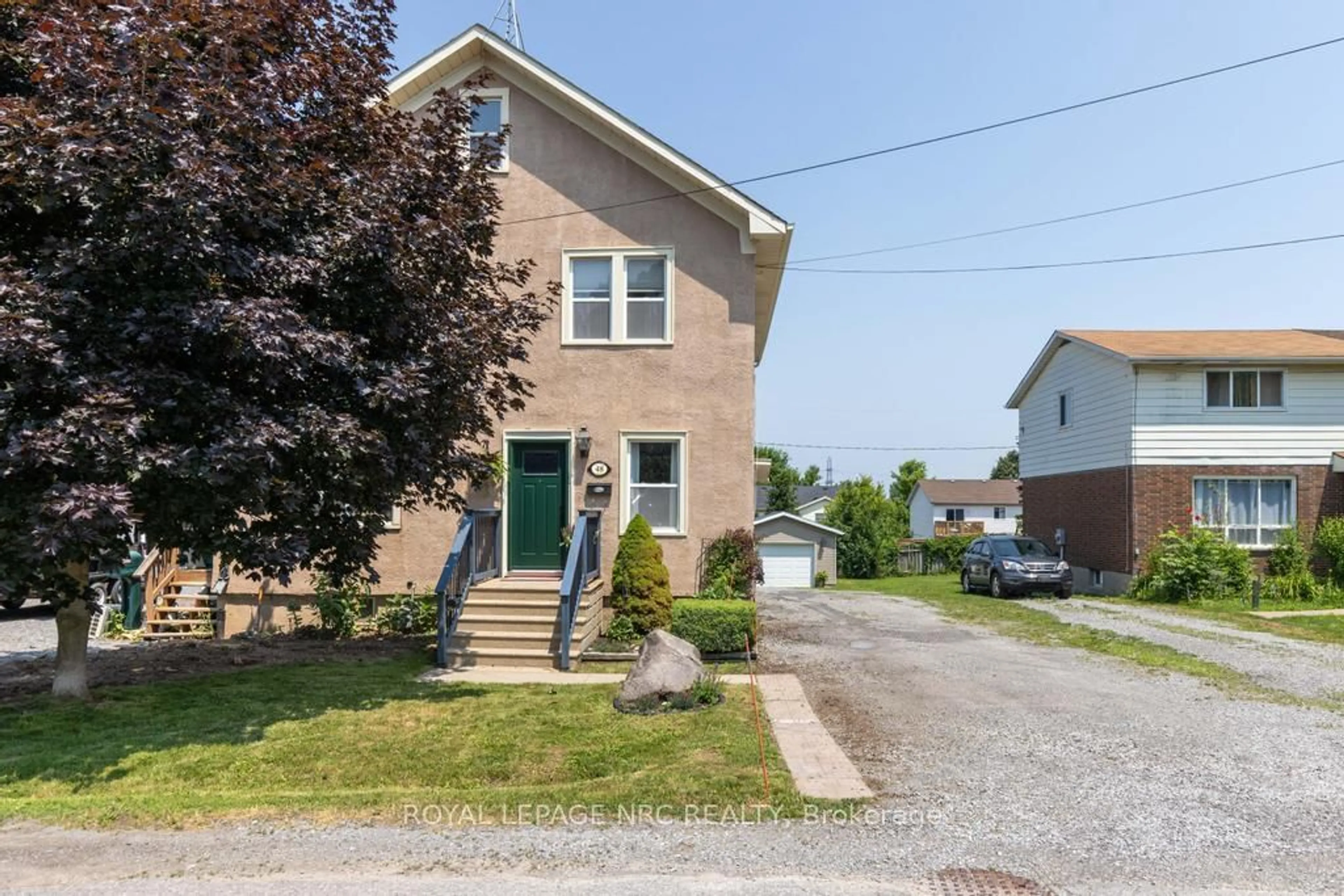 A pic from outside/outdoor area/front of a property/back of a property/a pic from drone, street for 48 Hodgkins Ave, Thorold Ontario L2V 1M1