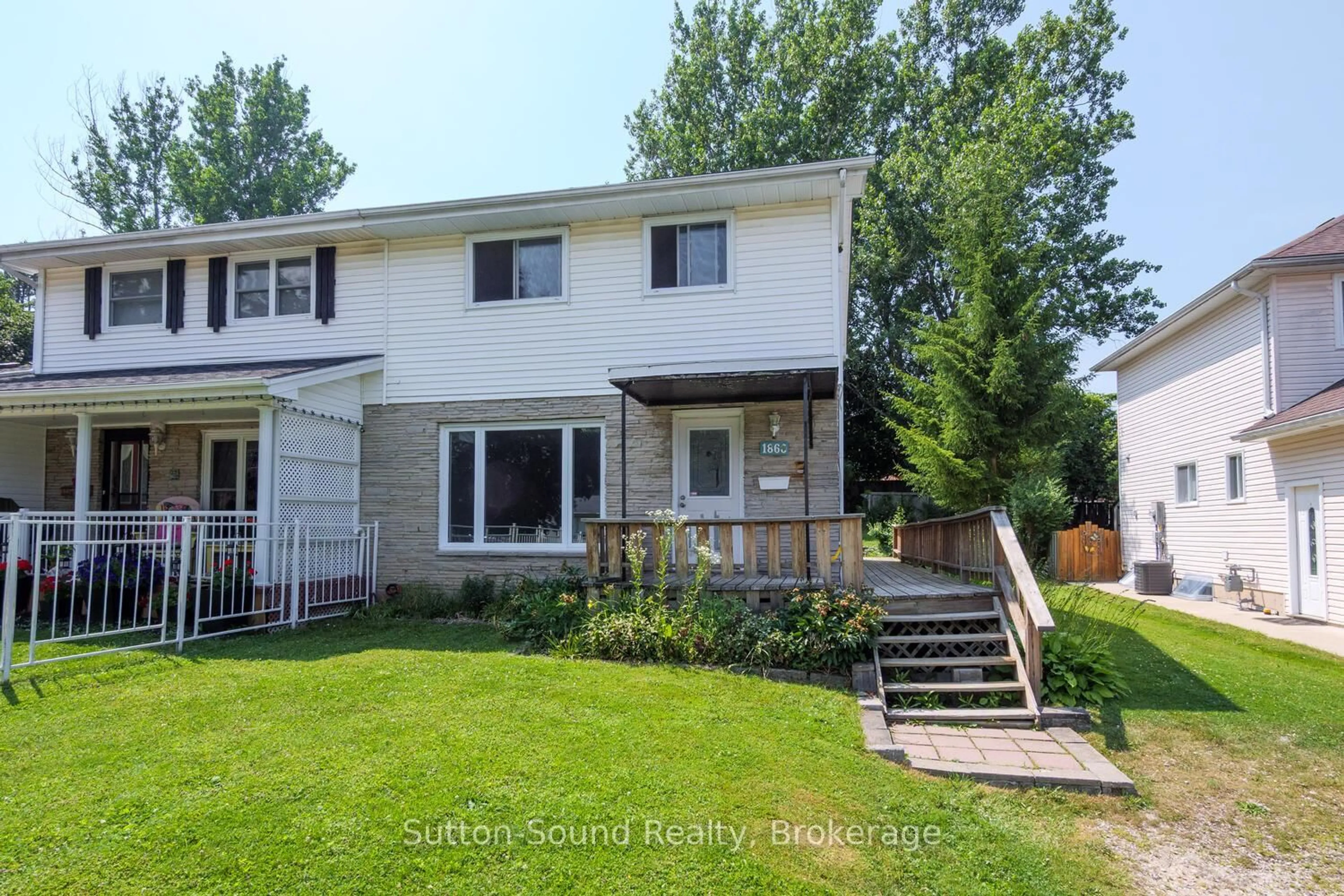 Home with vinyl exterior material, street for 1860 6th Ave, Owen Sound Ontario N4K 5H9