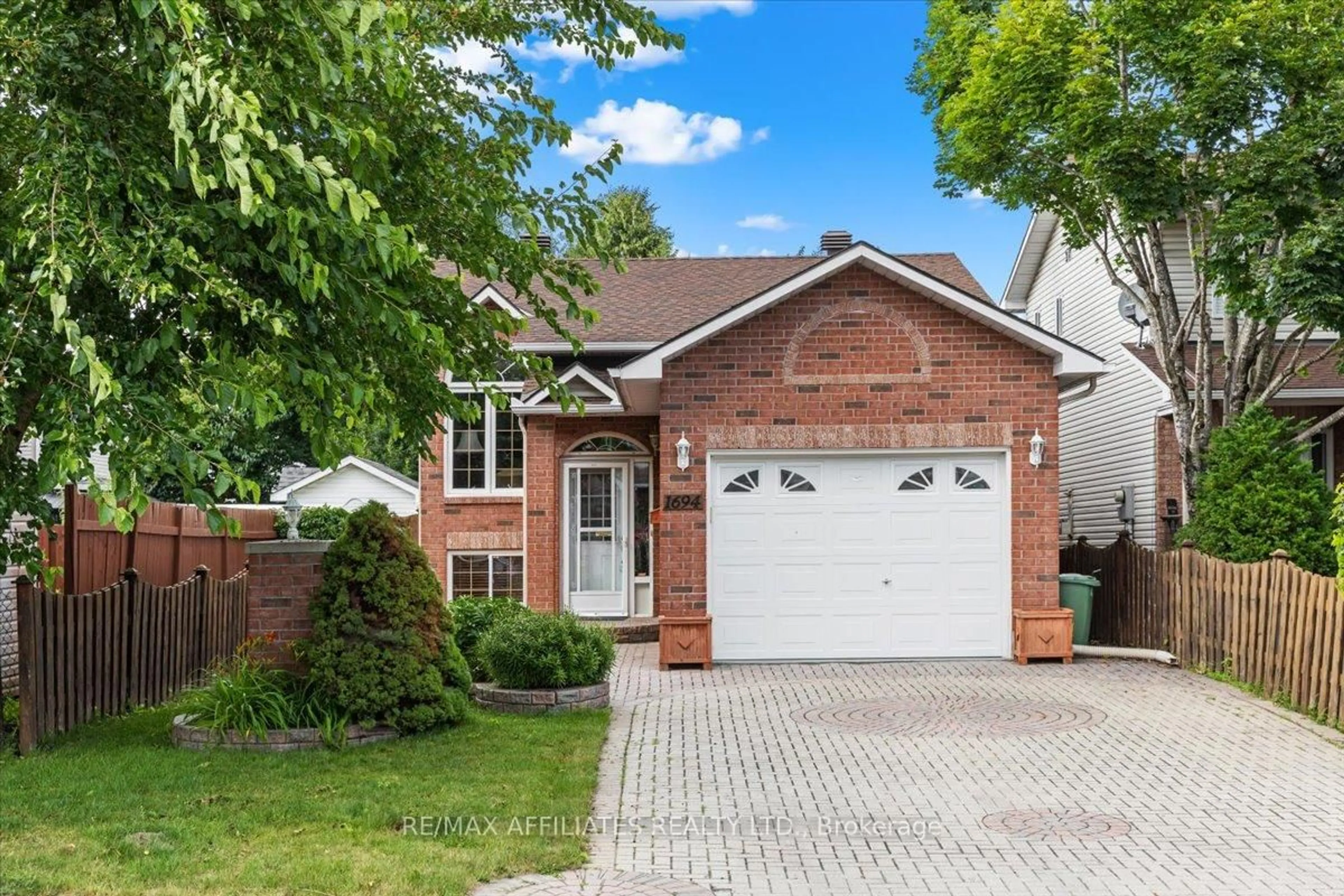 Home with brick exterior material, street for 1694 Toulouse Cres, Ottawa Ontario K1C 6K3