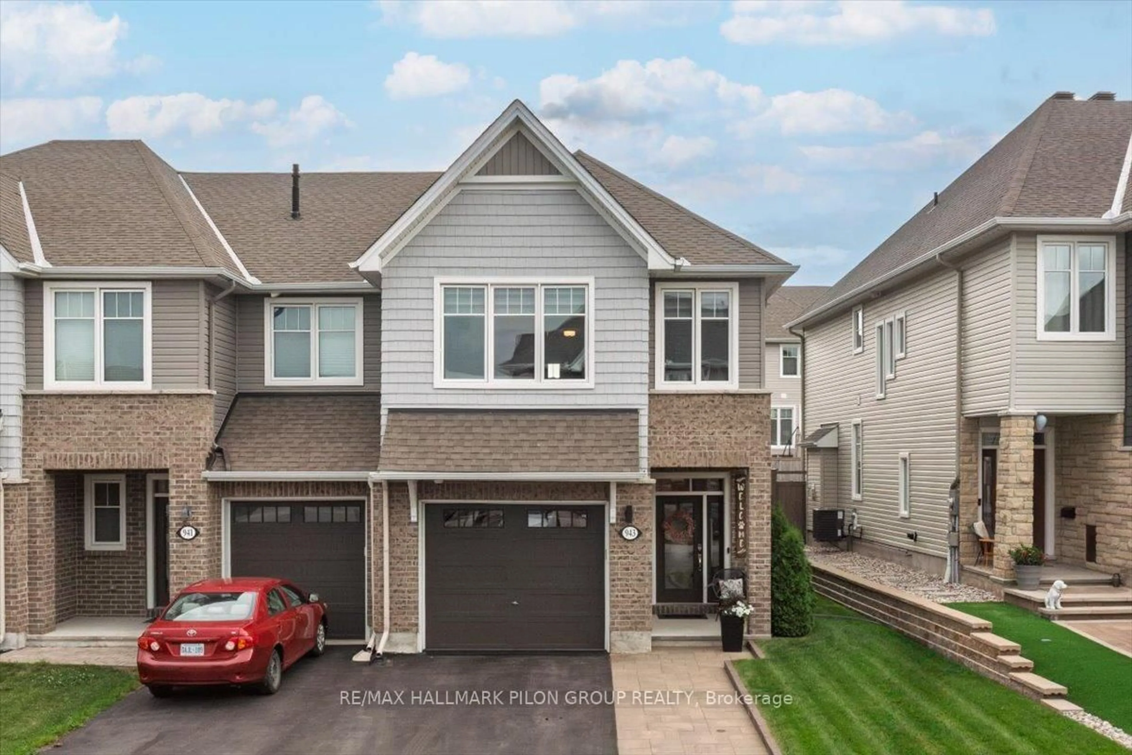 Home with vinyl exterior material, street for 943 Geographe Terr, Orleans Ontario K4A 1J7