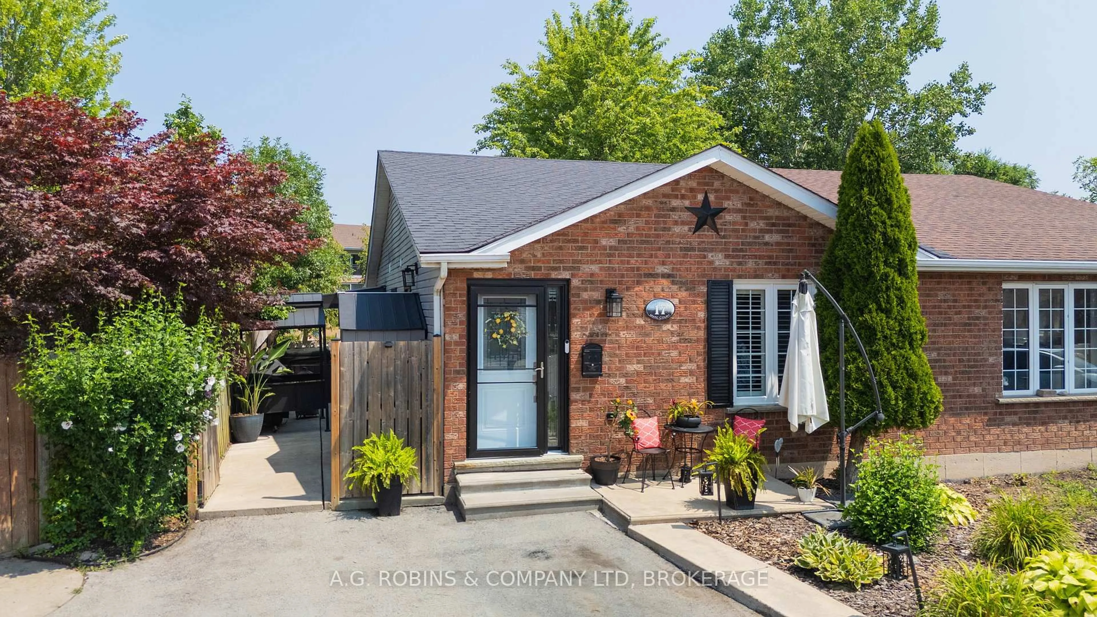 Home with brick exterior material, street for 17 Marc Crt, Welland Ontario L3B 5X2