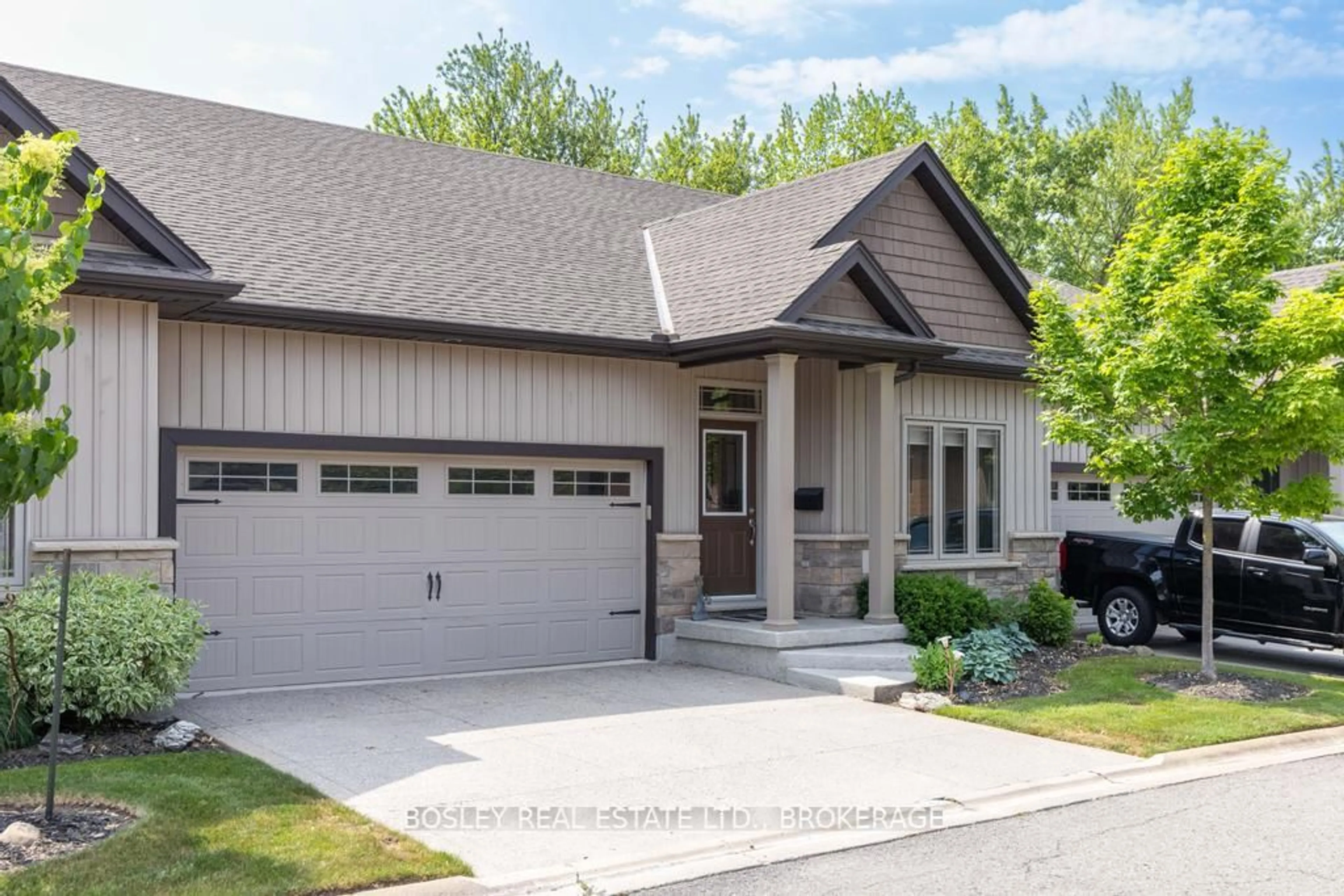 Home with brick exterior material, street for 332 Pelham Rd #8, St. Catharines Ontario L2S 1Y3