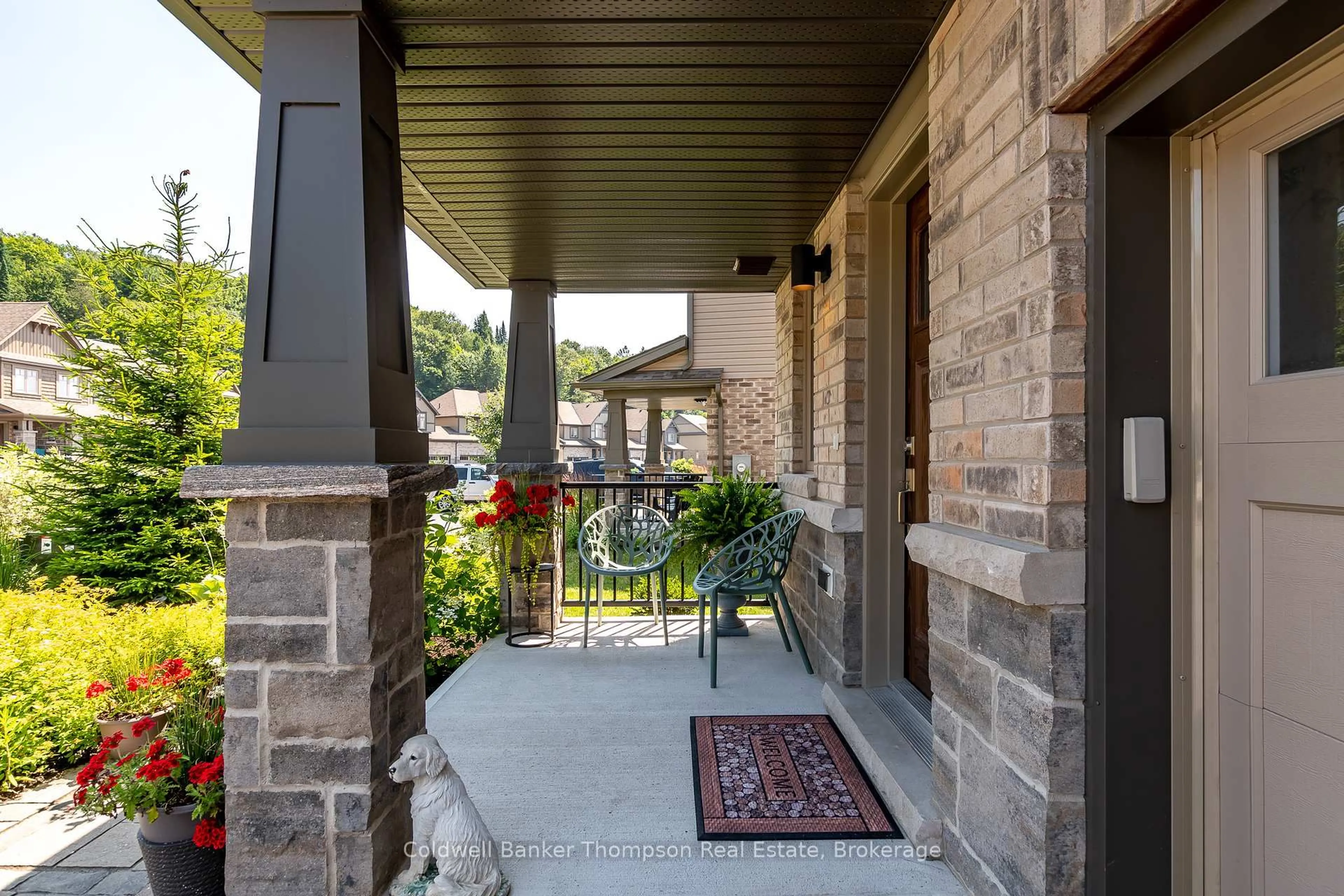 Patio, street for 22 Kelsey Madison Crt, Huntsville Ontario P1H 0E2