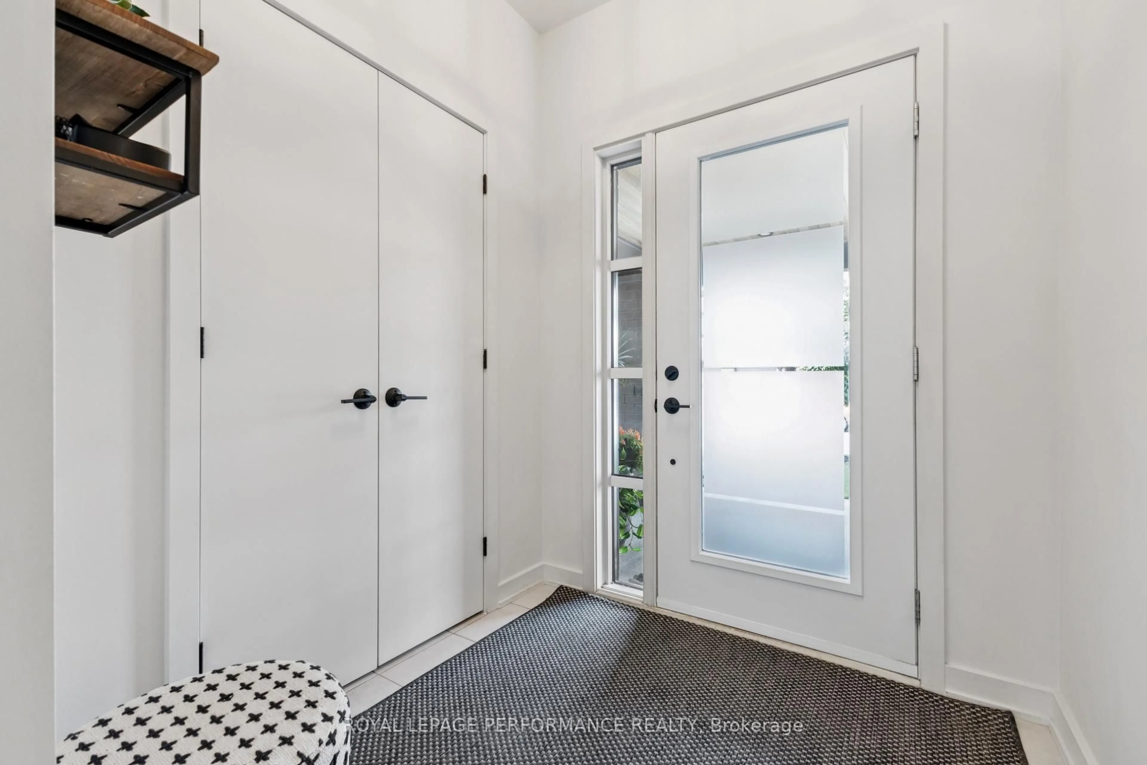 Indoor entryway for 213 Pisces Terr, Ottawa Ontario K1T 0S8
