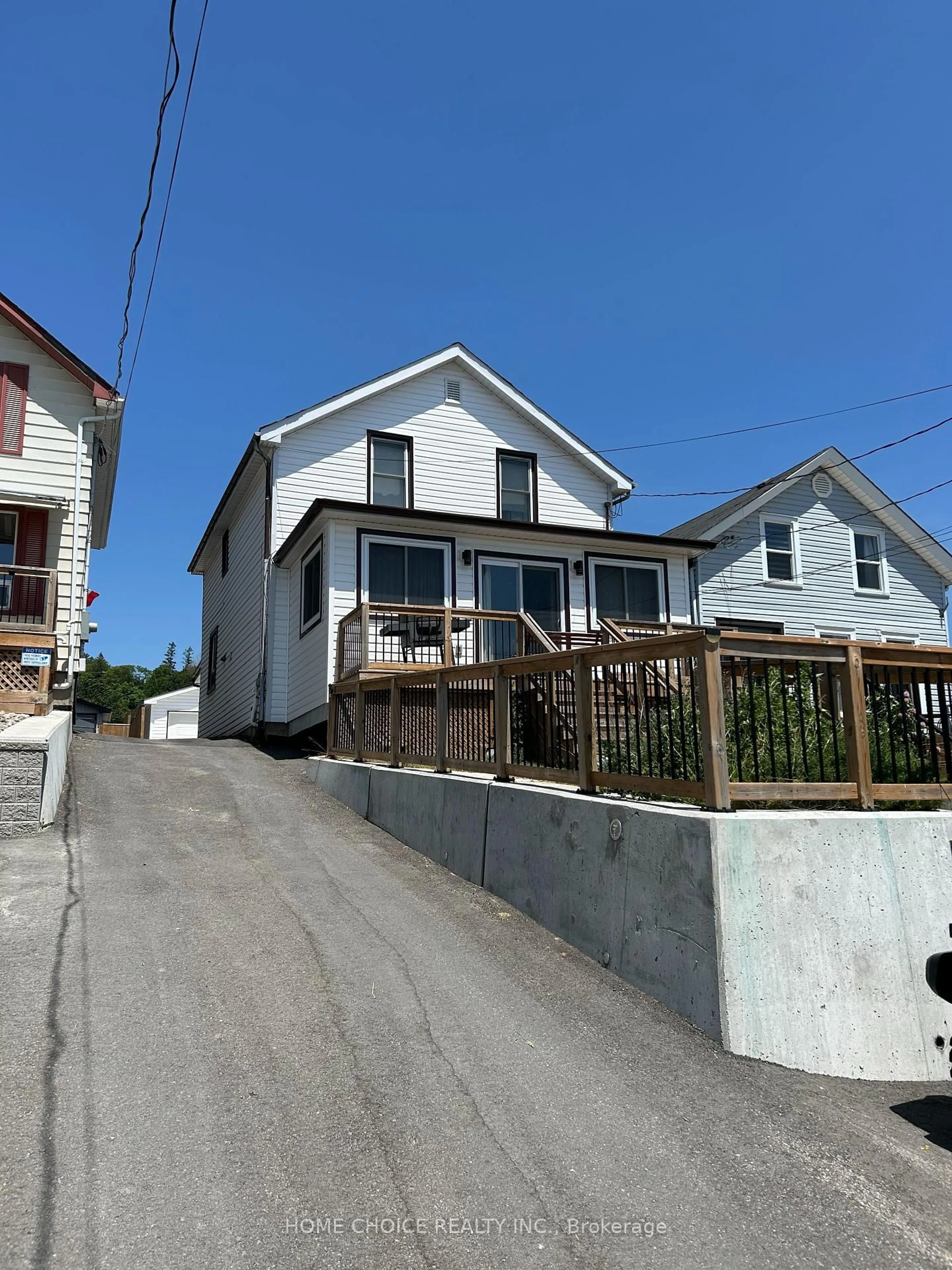 A pic from outside/outdoor area/front of a property/back of a property/a pic from drone, street for 30 Alexander St, Port Hope Ontario L1A 1B2
