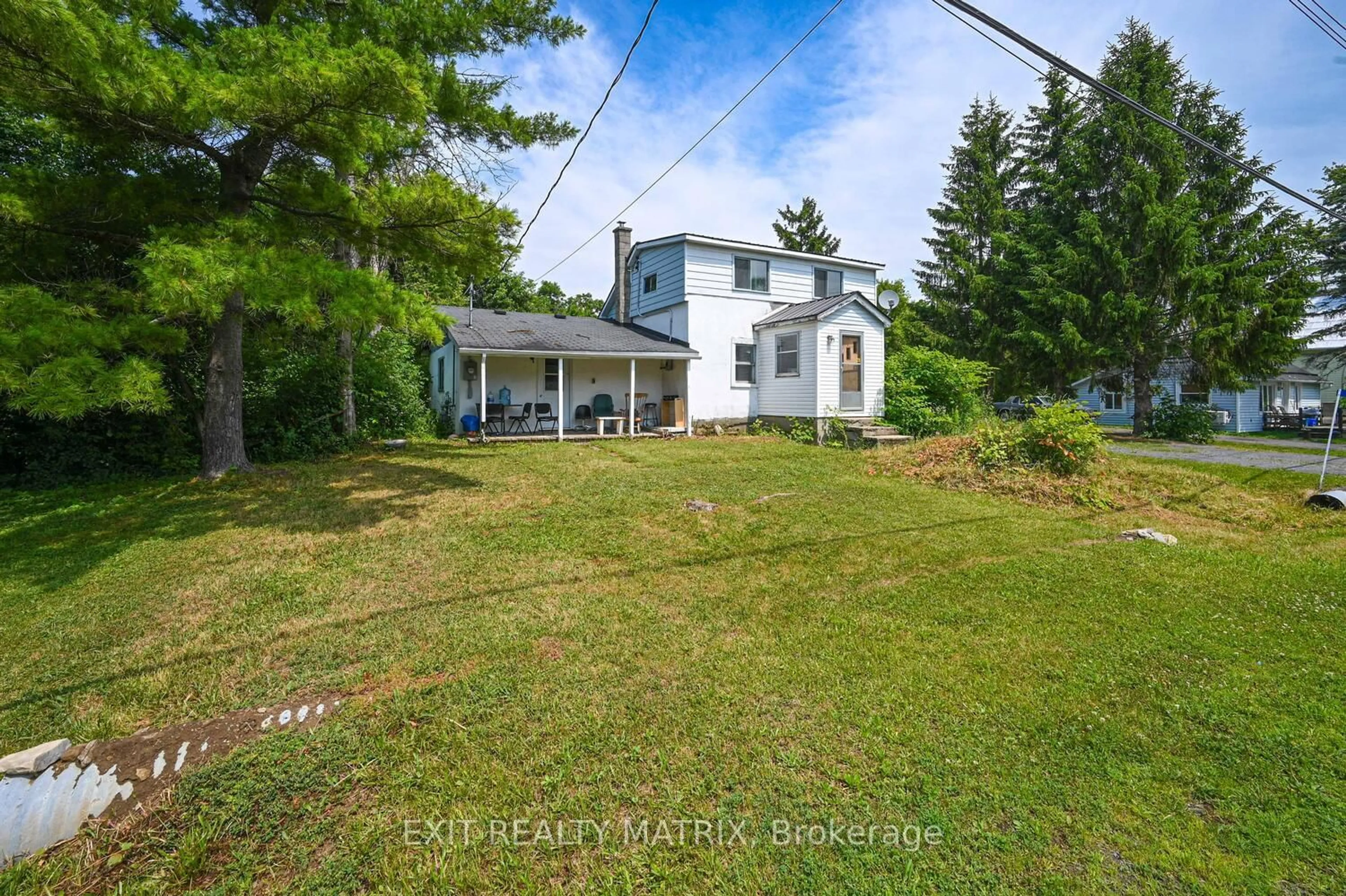 A pic from outside/outdoor area/front of a property/back of a property/a pic from drone, unknown for 7771 Lawrence St, Vernon Ontario K0A 3J0