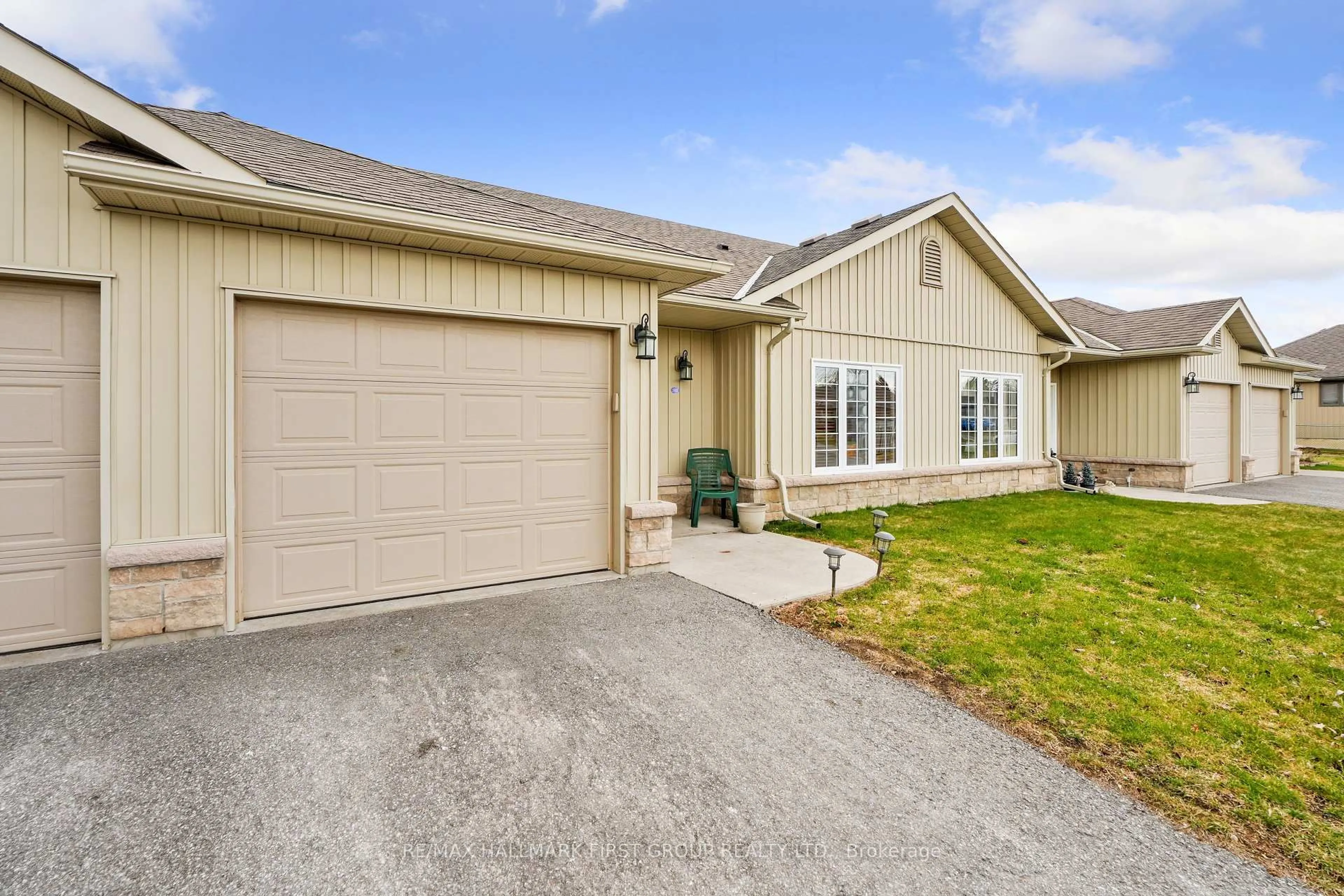 Home with vinyl exterior material, street for 17 George Crt #202, Cramahe Ontario K0K 1S0