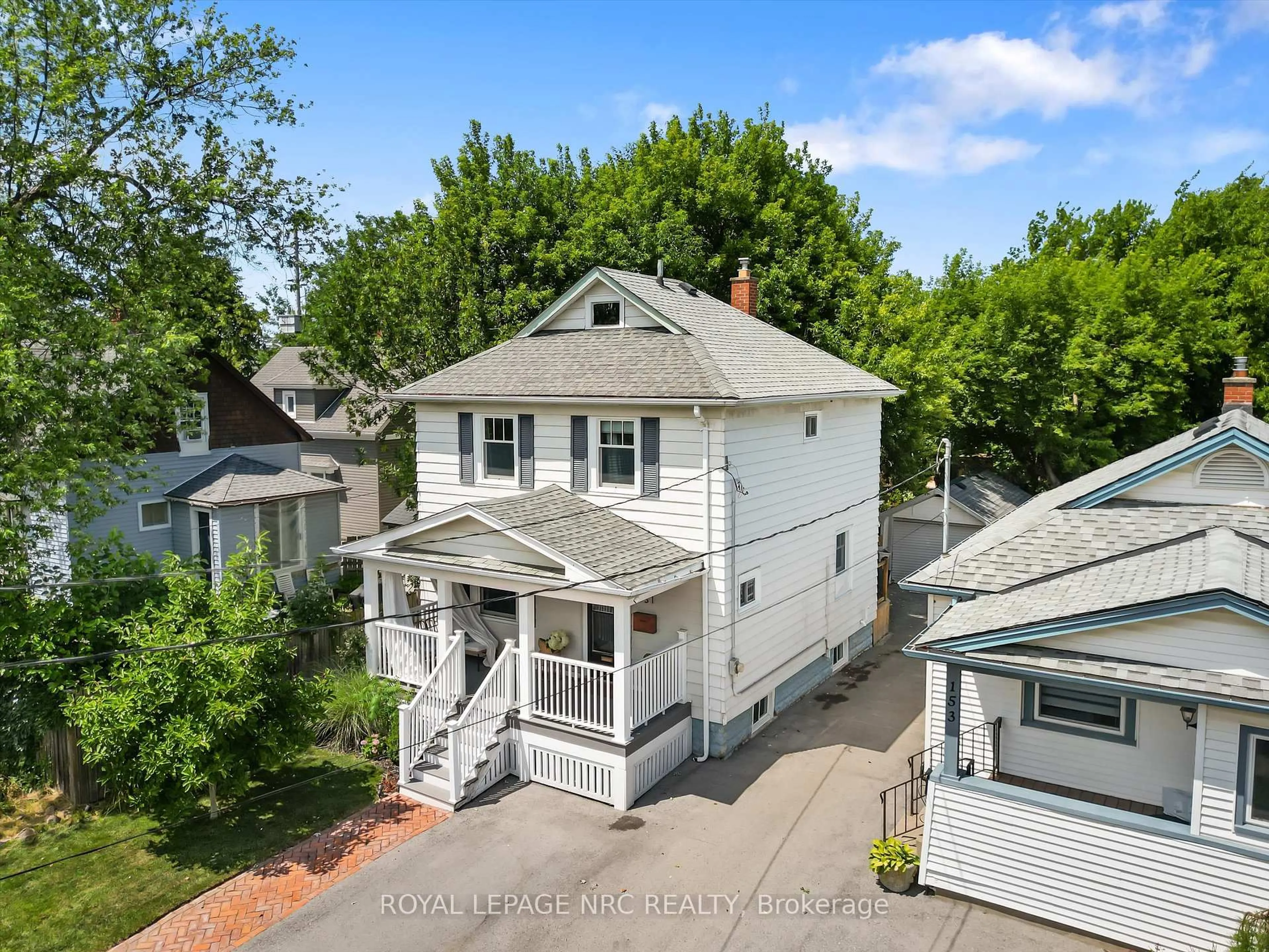 A pic from outside/outdoor area/front of a property/back of a property/a pic from drone, street for 151 Pleasant Ave, St. Catharines Ontario L2R 1Y4