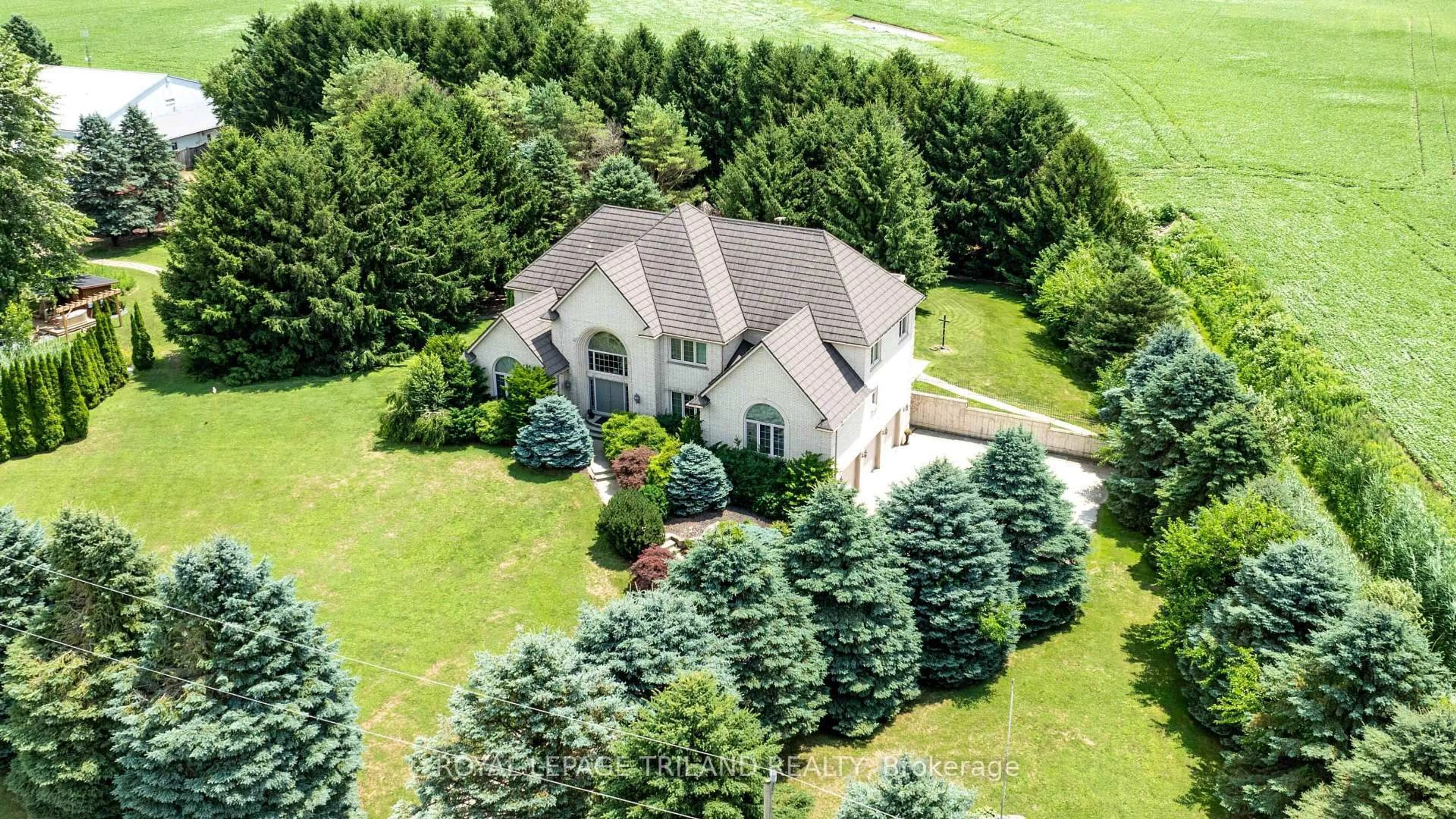 A pic from outside/outdoor area/front of a property/back of a property/a pic from drone, unknown for 13240 Mclarty Line, Chatham-Kent Ontario N0P 2C0