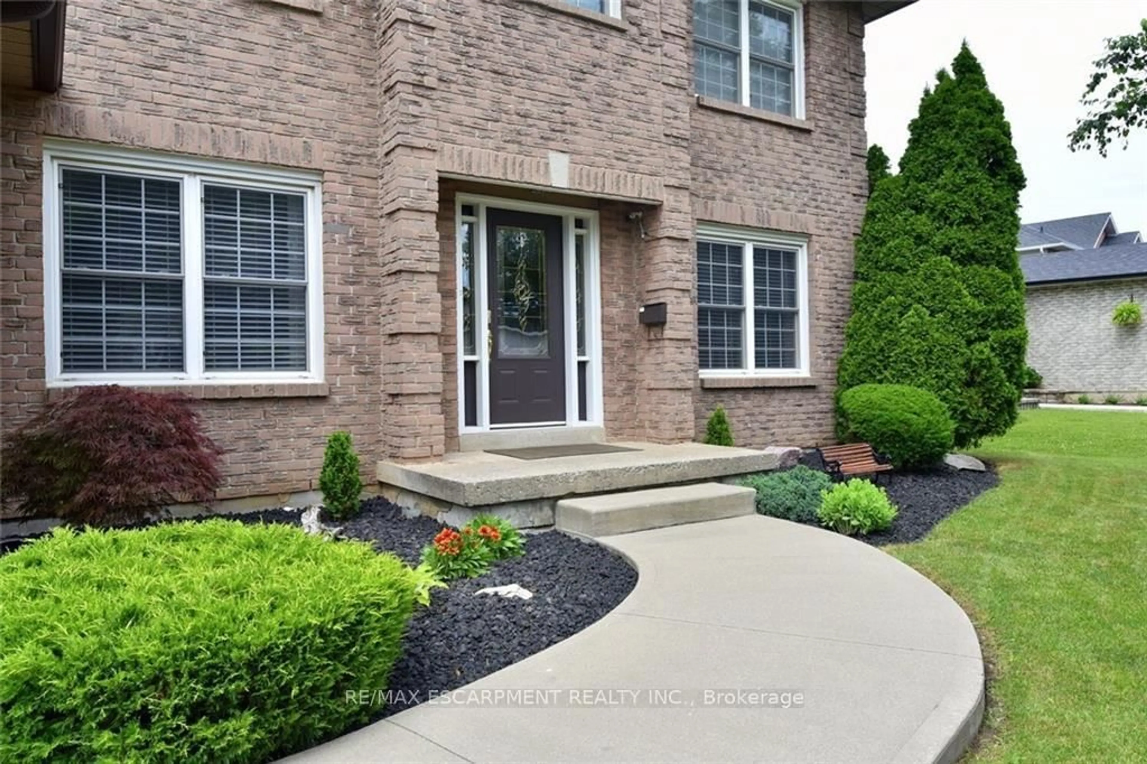 Home with brick exterior material, street for 3 Suter Cres, Hamilton Ontario L9H 6R6