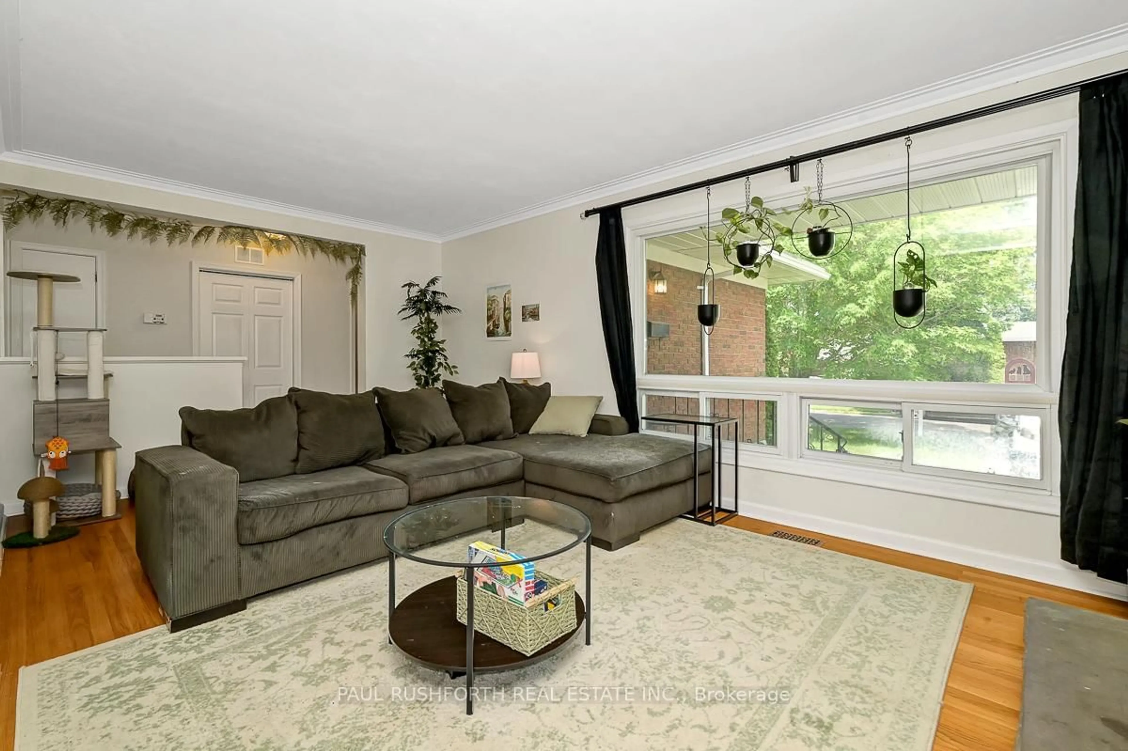 Living room with furniture, unknown for 2390 Sudbury Ave, Ottawa Ontario K2C 1L8