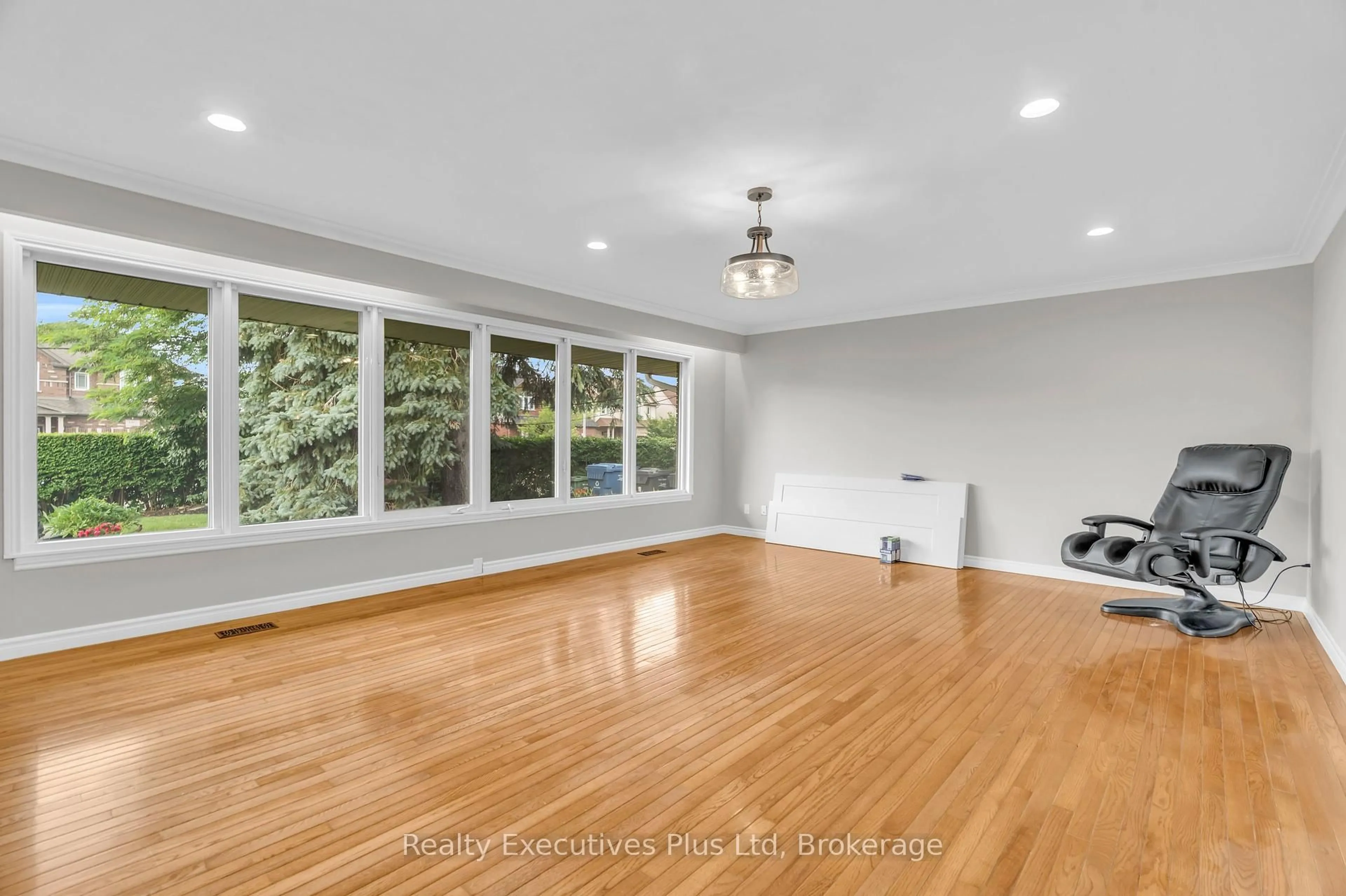 Unknown for 135 Cityview Dr, Guelph Ontario N1E 6Y7