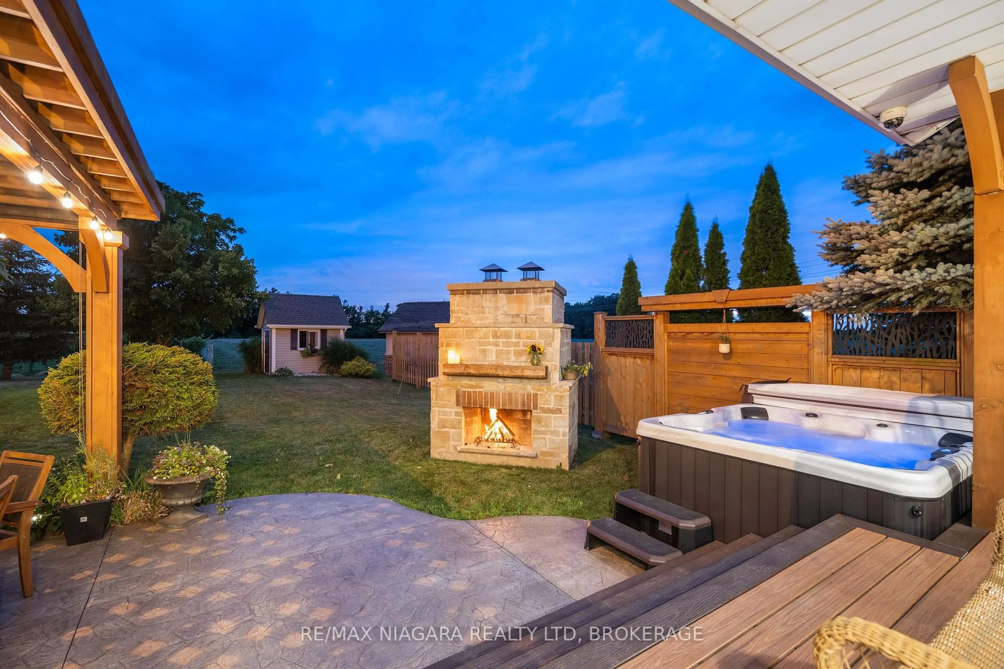 Patio, water/lake/river/ocean view for 2231 Seventh St, St. Catharines Ontario L2R 6P7
