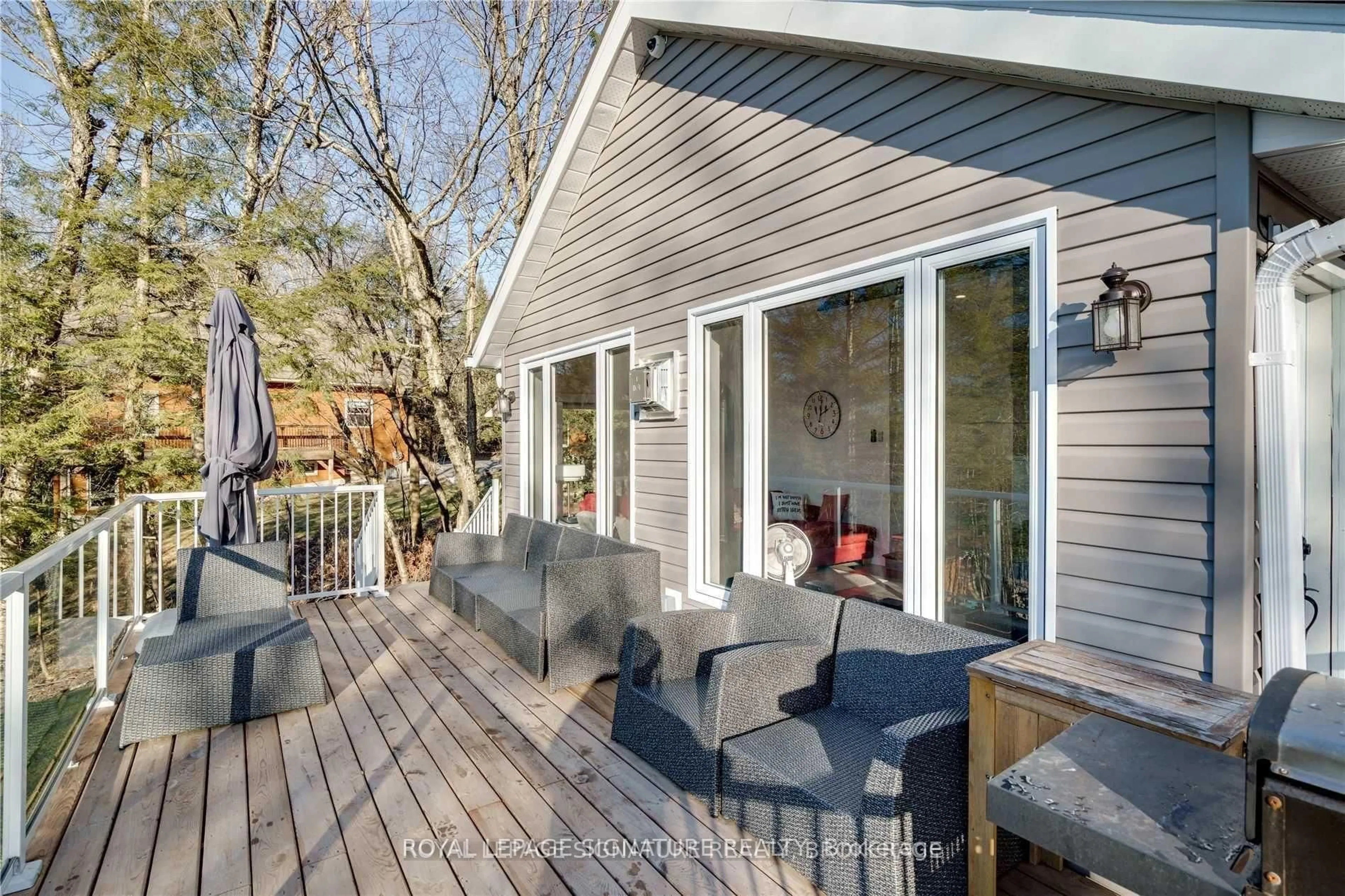 Patio, street for 1051 Norley Dr, Algonquin Highlands Ontario K0M 1J1