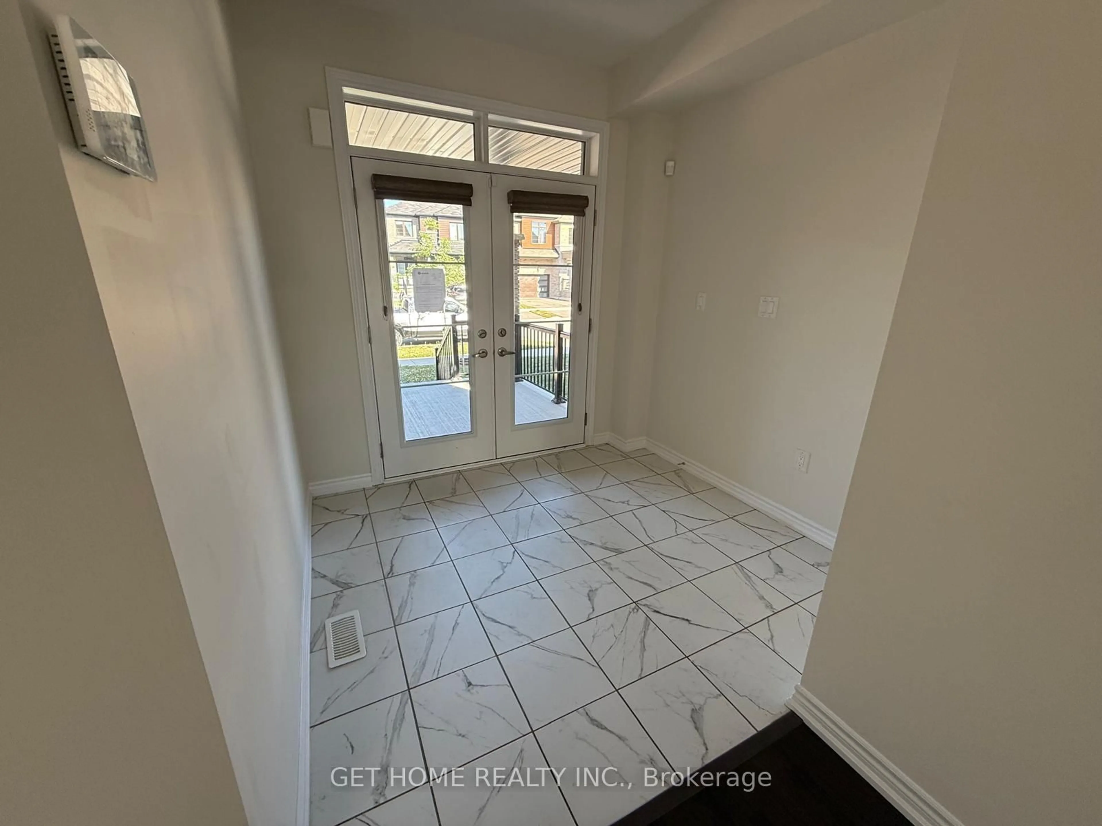 A pic of a room for 67 Lillian Way, Haldimand Ontario N3W 2G9