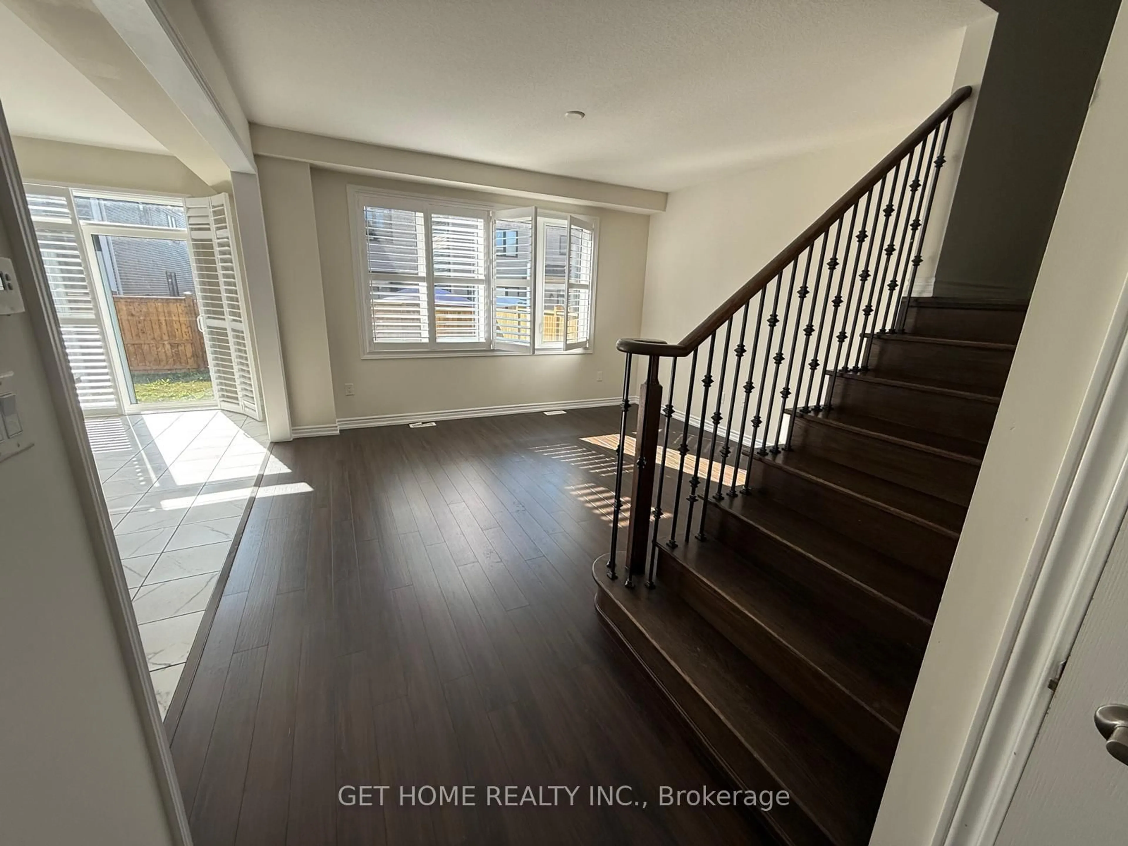 A pic of a room for 67 Lillian Way, Haldimand Ontario N3W 2G9