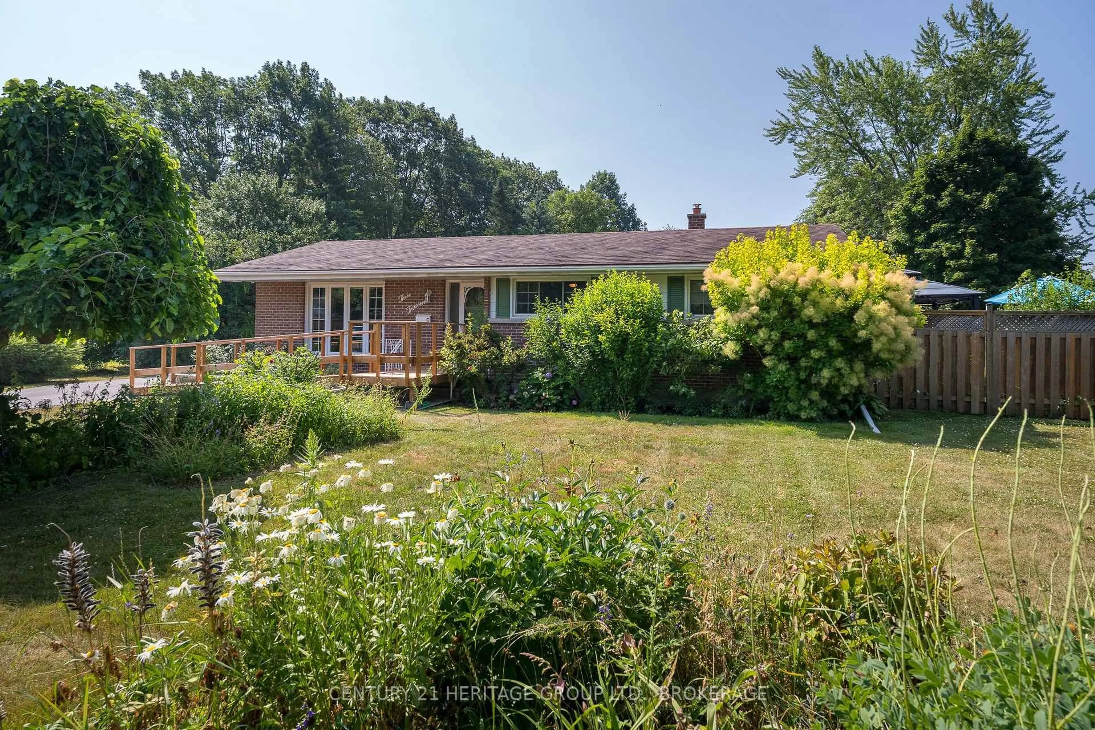 A pic from outside/outdoor area/front of a property/back of a property/a pic from drone, unknown for 313 Chelsea Rd, Kingston Ontario K7M 3Z5