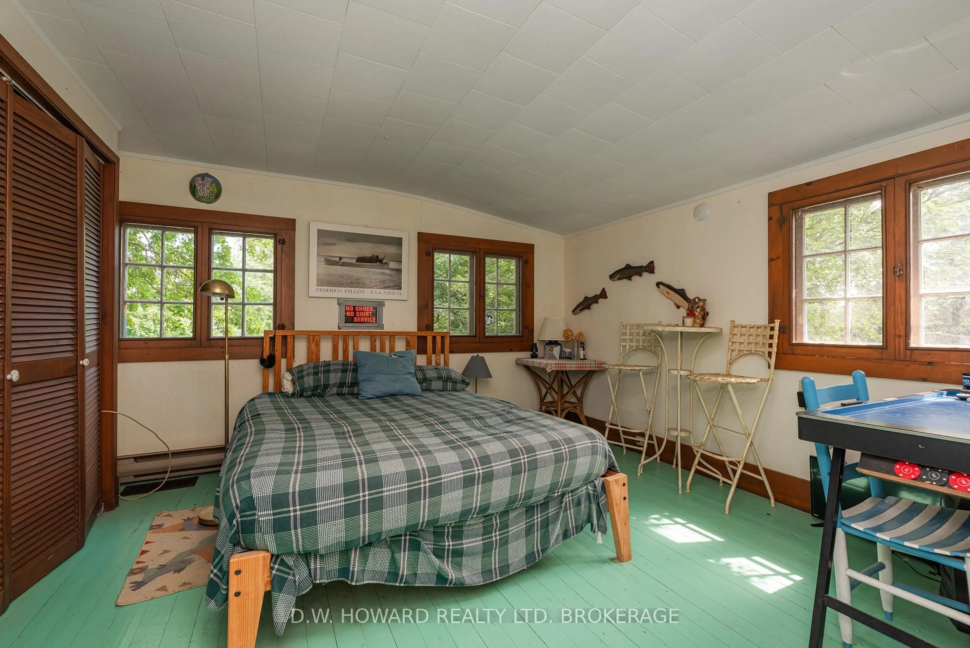 Bedroom with bed, unknown for 1321 Kam Rd, Fort Erie Ontario L2A 5W5