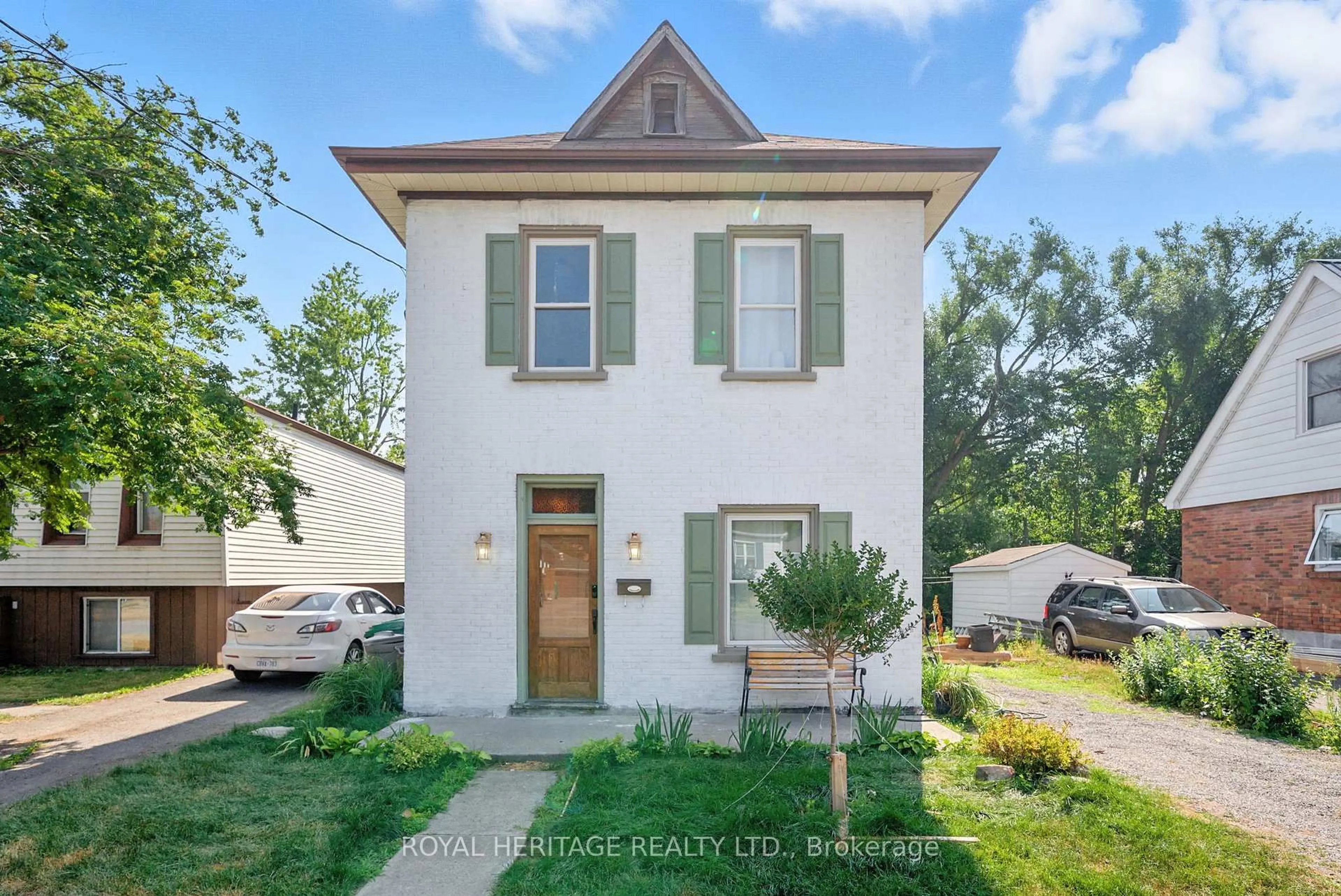 Home with brick exterior material, street for 584 Donegal St, Peterborough Central Ontario K9H 4M4