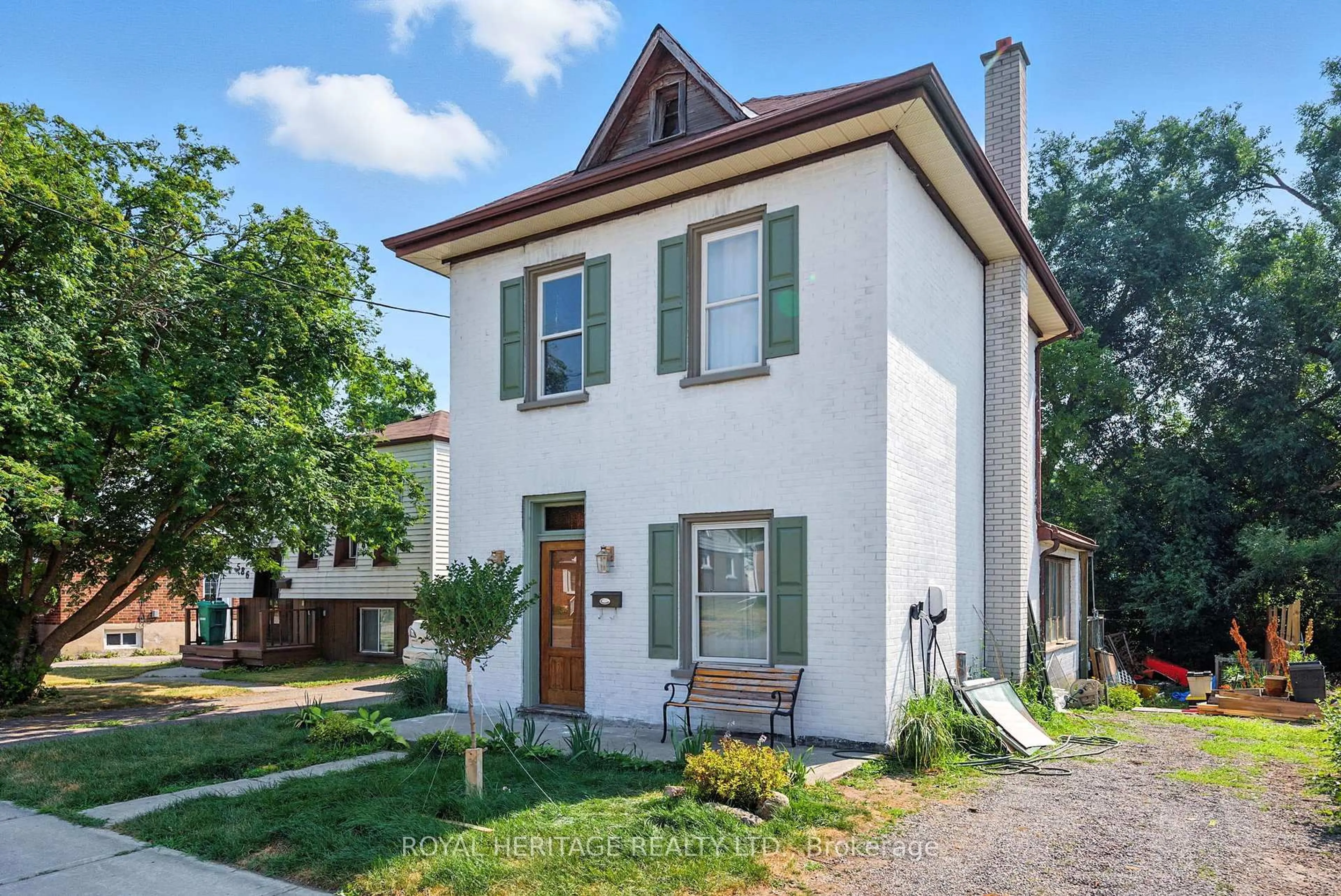 Home with brick exterior material, street for 584 Donegal St, Peterborough Central Ontario K9H 4M4