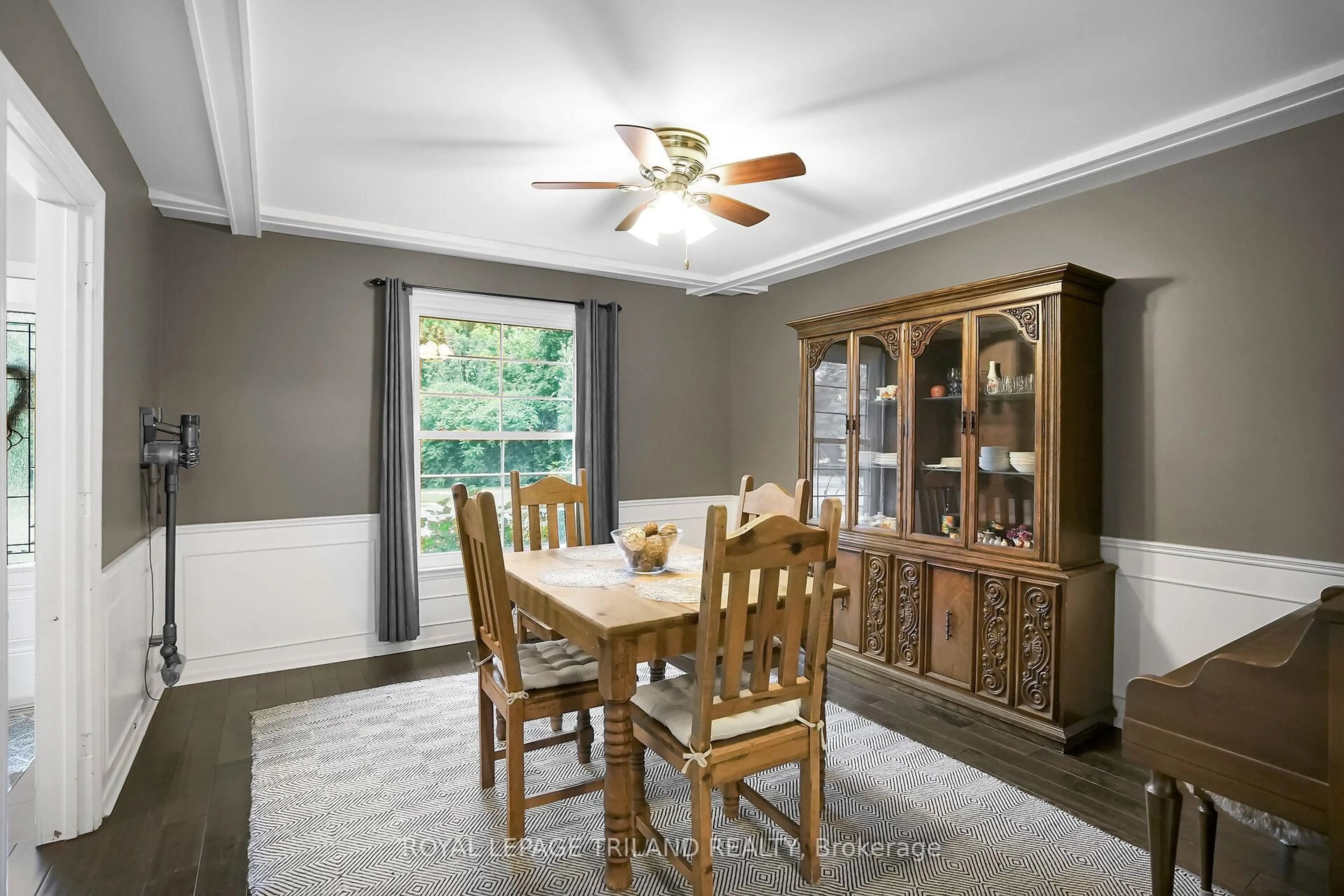Dining room, unknown for 811 Berkshire Dr, London South Ontario N6J 3S6