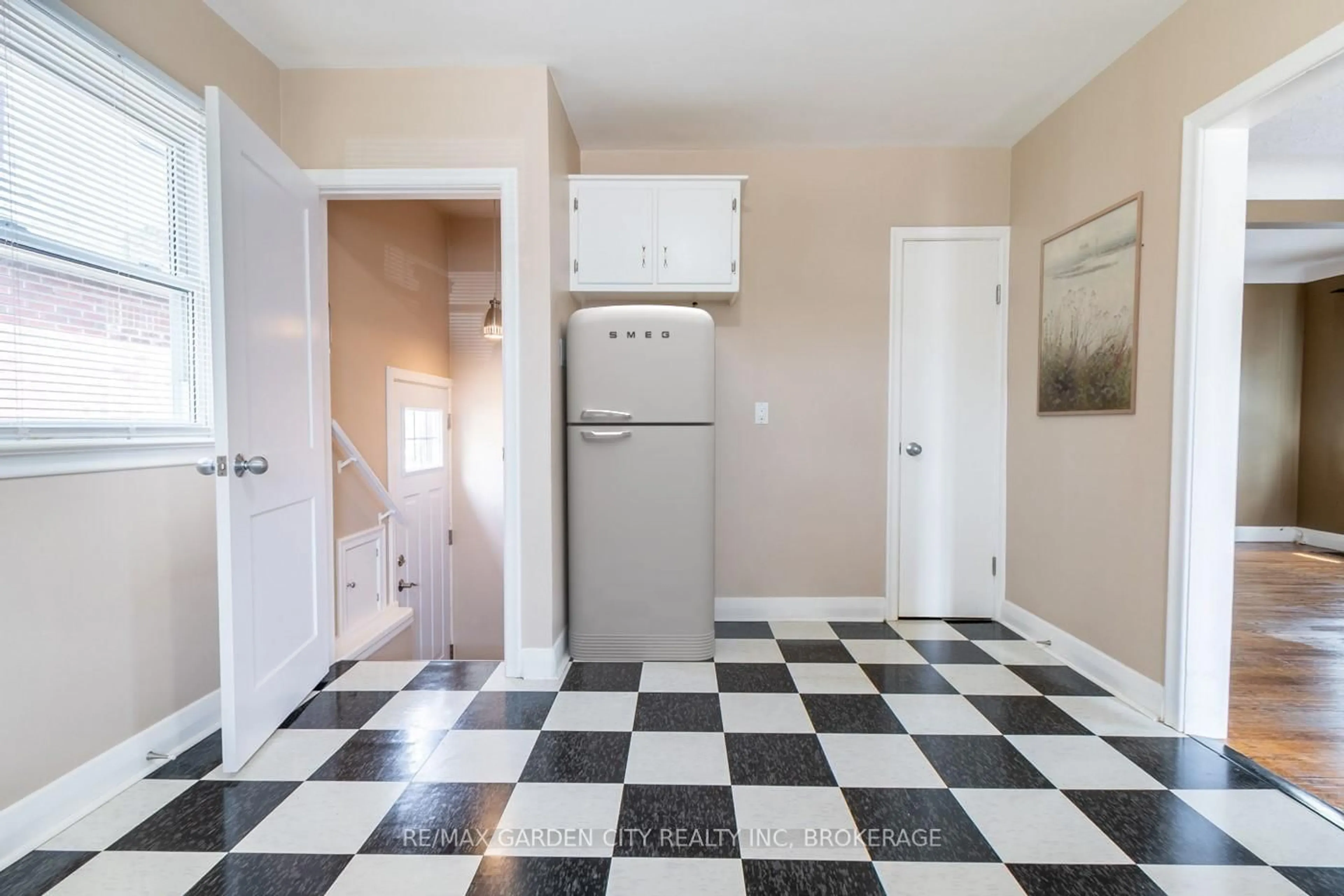 Unknown for 29 Rosedale Ave, St. Catharines Ontario L2P 1Y6