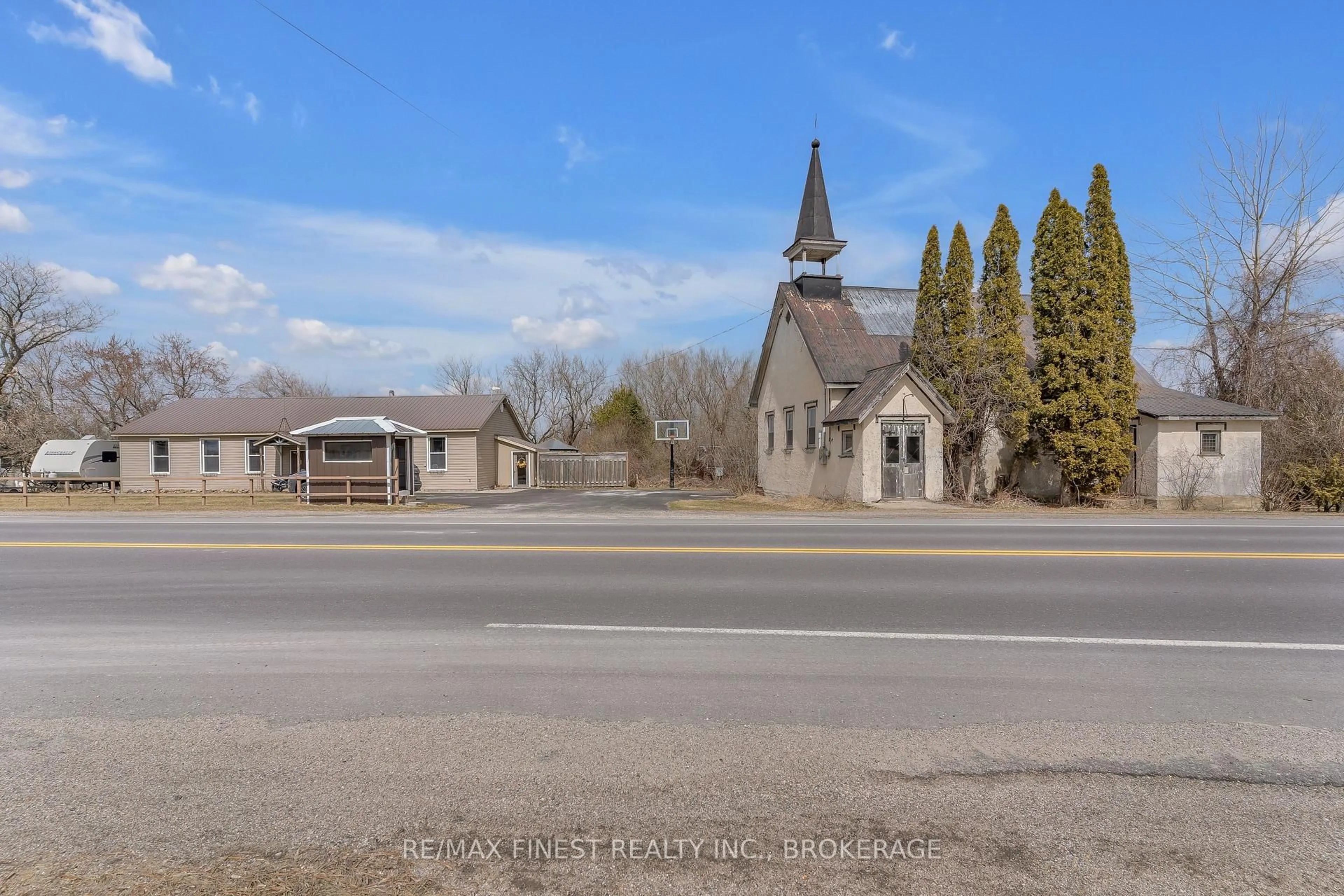 Blurry image for 6955 County 2 Rd, Napanee Ontario K7R 3K6