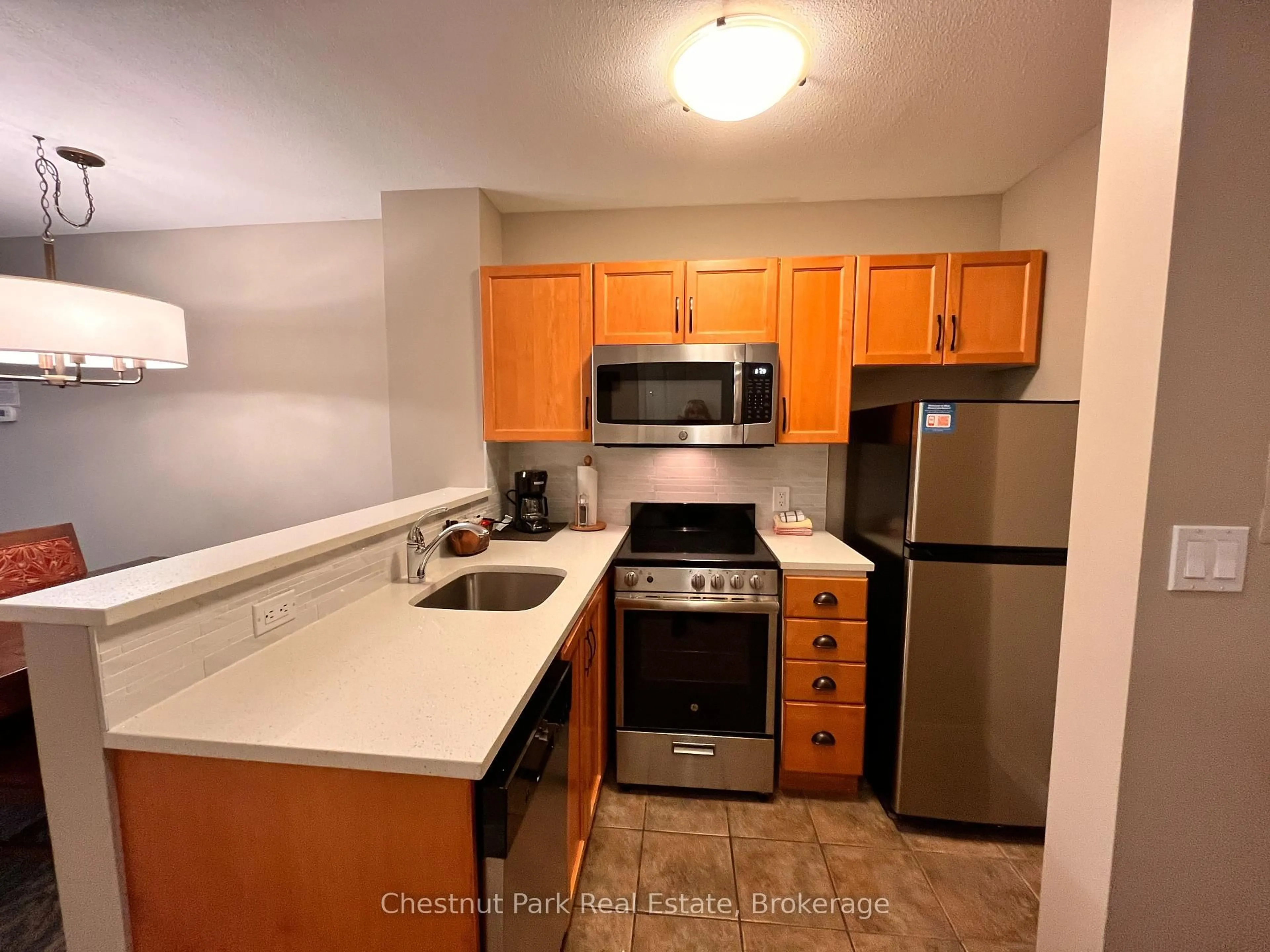 Standard kitchen, unknown for 156 Jozo Weider Blvd #213, Blue Mountains Ontario L9Y 0V2