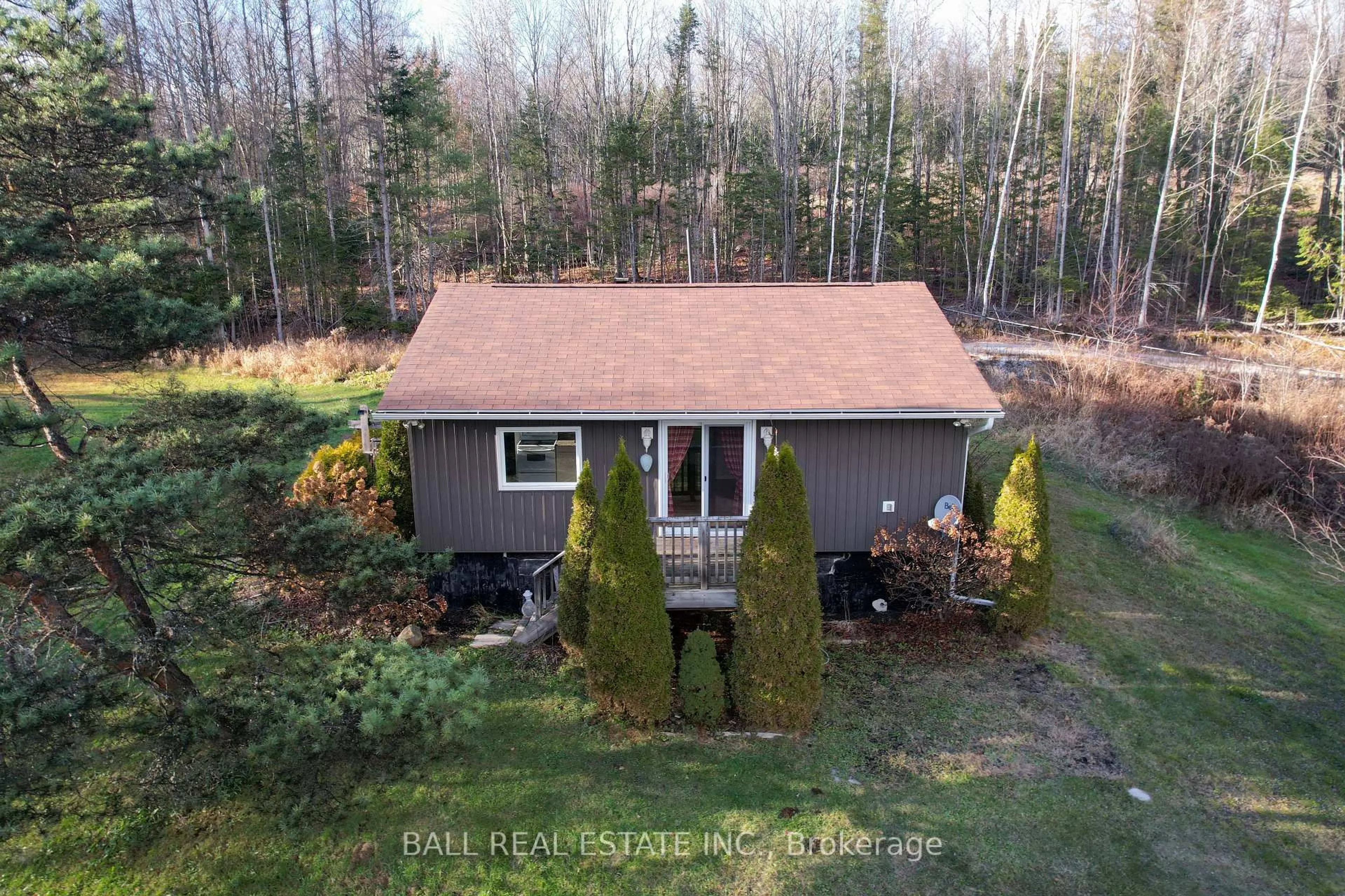 A pic from outside/outdoor area/front of a property/back of a property/a pic from drone, unknown for 1047 Donroy Rd, Highlands East Ontario K0M 1R0