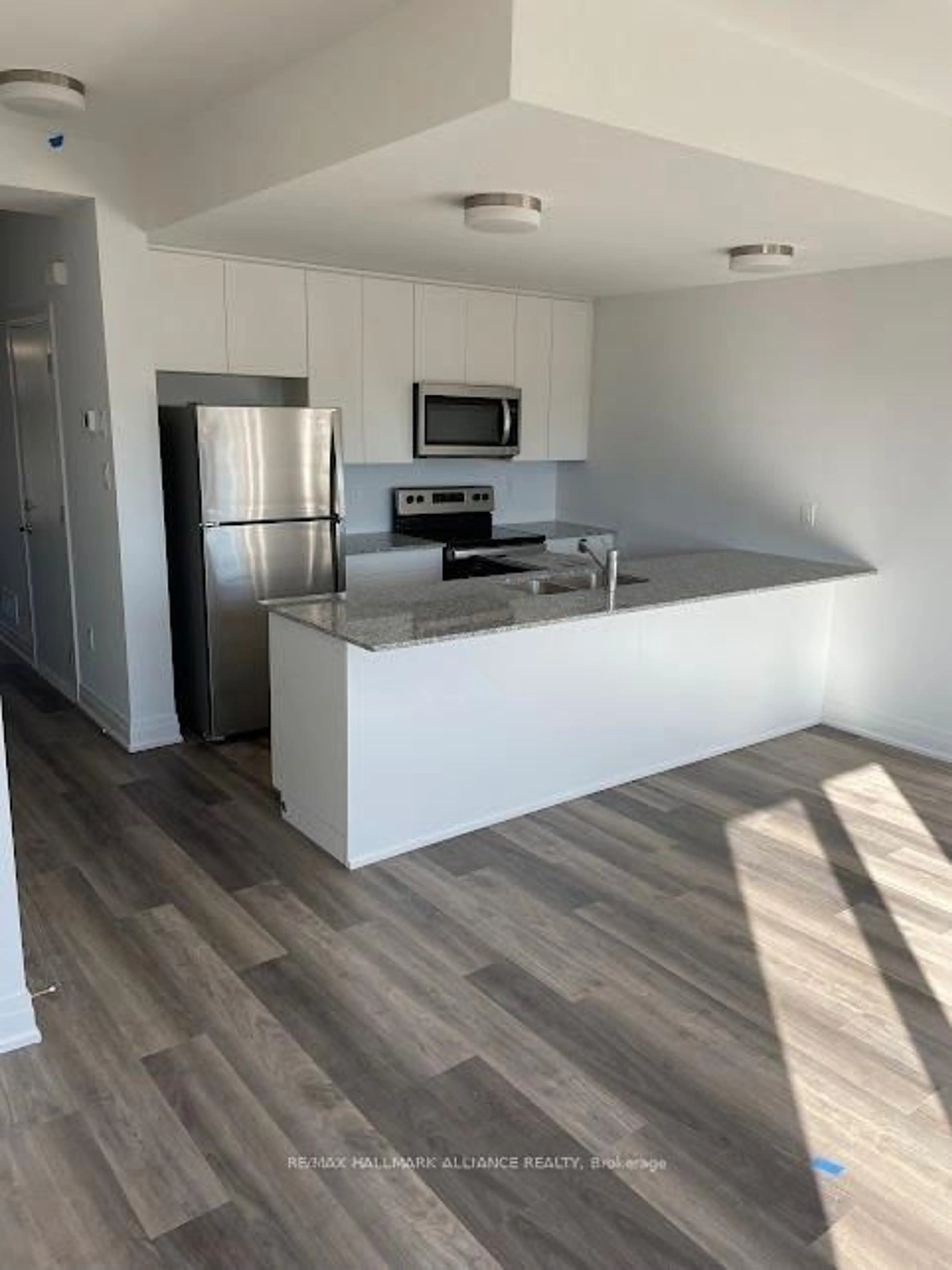 Open concept kitchen, unknown for 30 Steele Cres #38, Guelph Ontario N1E 0S7