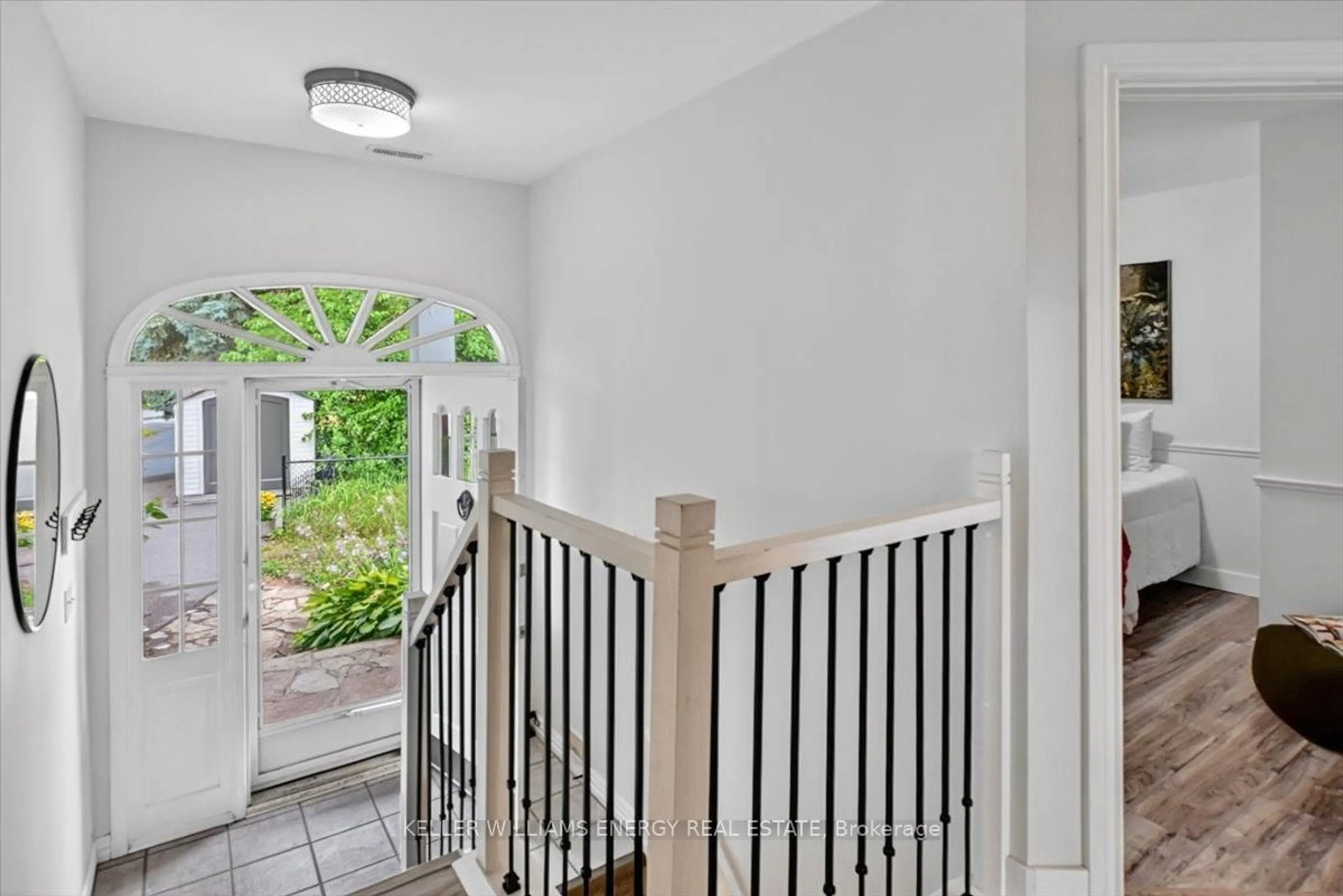 Indoor entryway for 76 Maple Cres, Peterborough West Ontario K9J 6V5