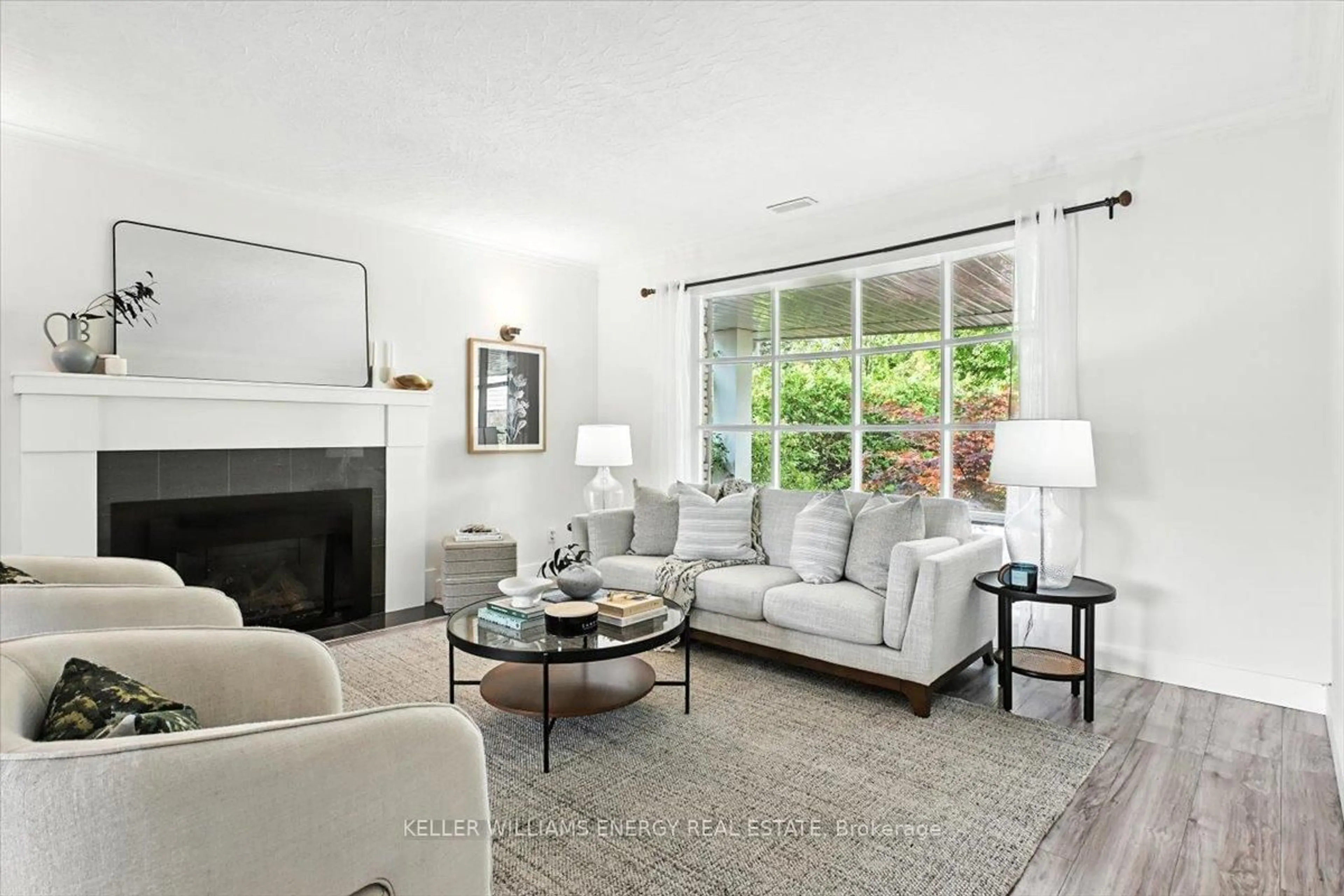 Living room with furniture, ceramic/tile floor for 76 Maple Cres, Peterborough West Ontario K9J 6V5
