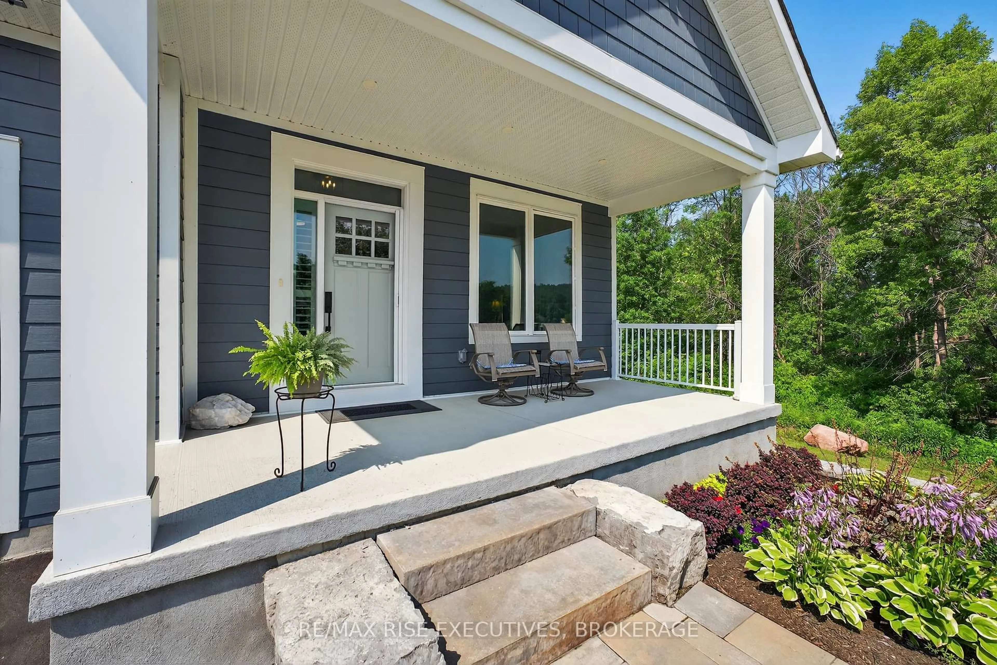 Home with vinyl exterior material, unknown for 14 Newhaven Gate, Westport Ontario K0G 1X0
