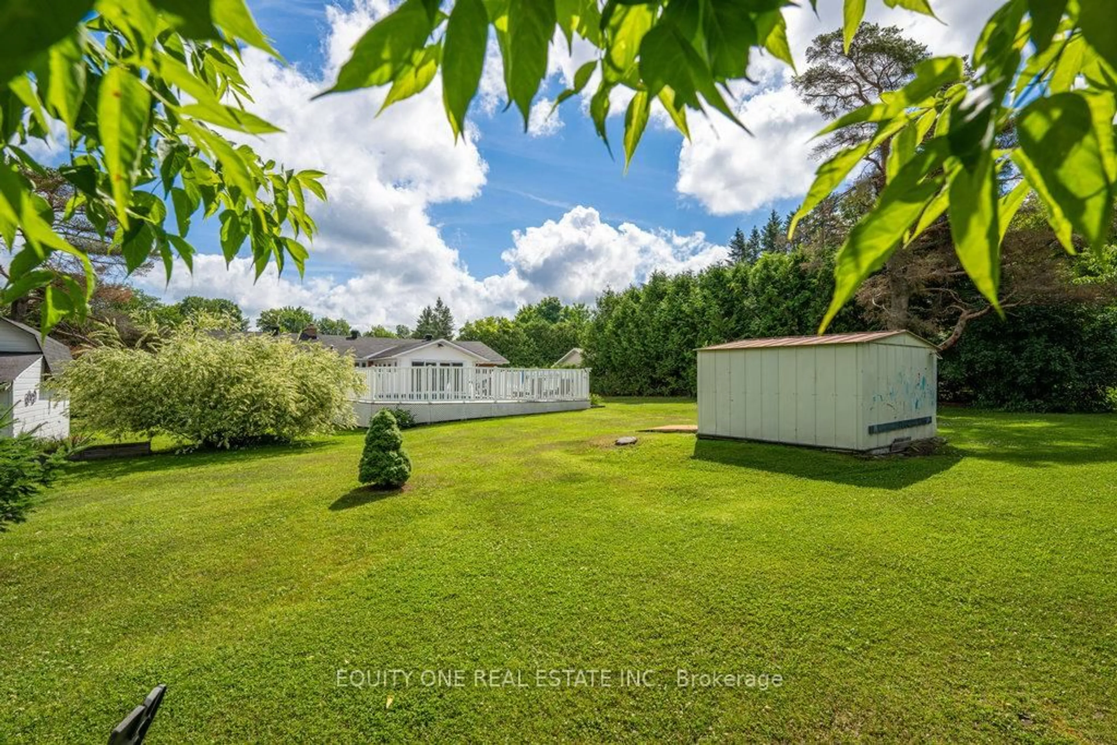 A pic from outside/outdoor area/front of a property/back of a property/a pic from drone, unknown for 4624 Albion Rd, Ottawa Ontario K1X 1A5