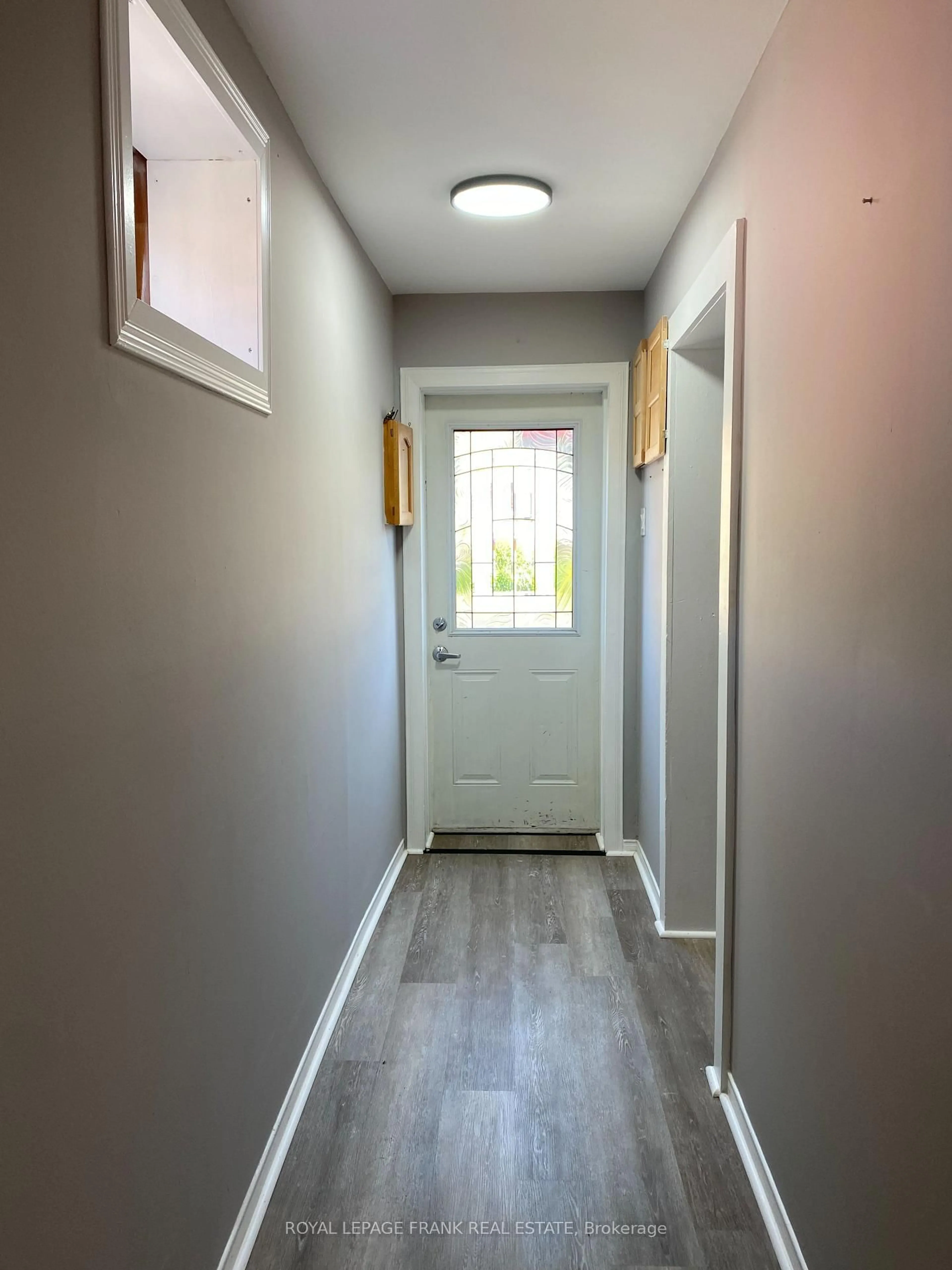Indoor entryway for 297 Sherbrooke St, Peterborough Central Ontario K9J 2N7