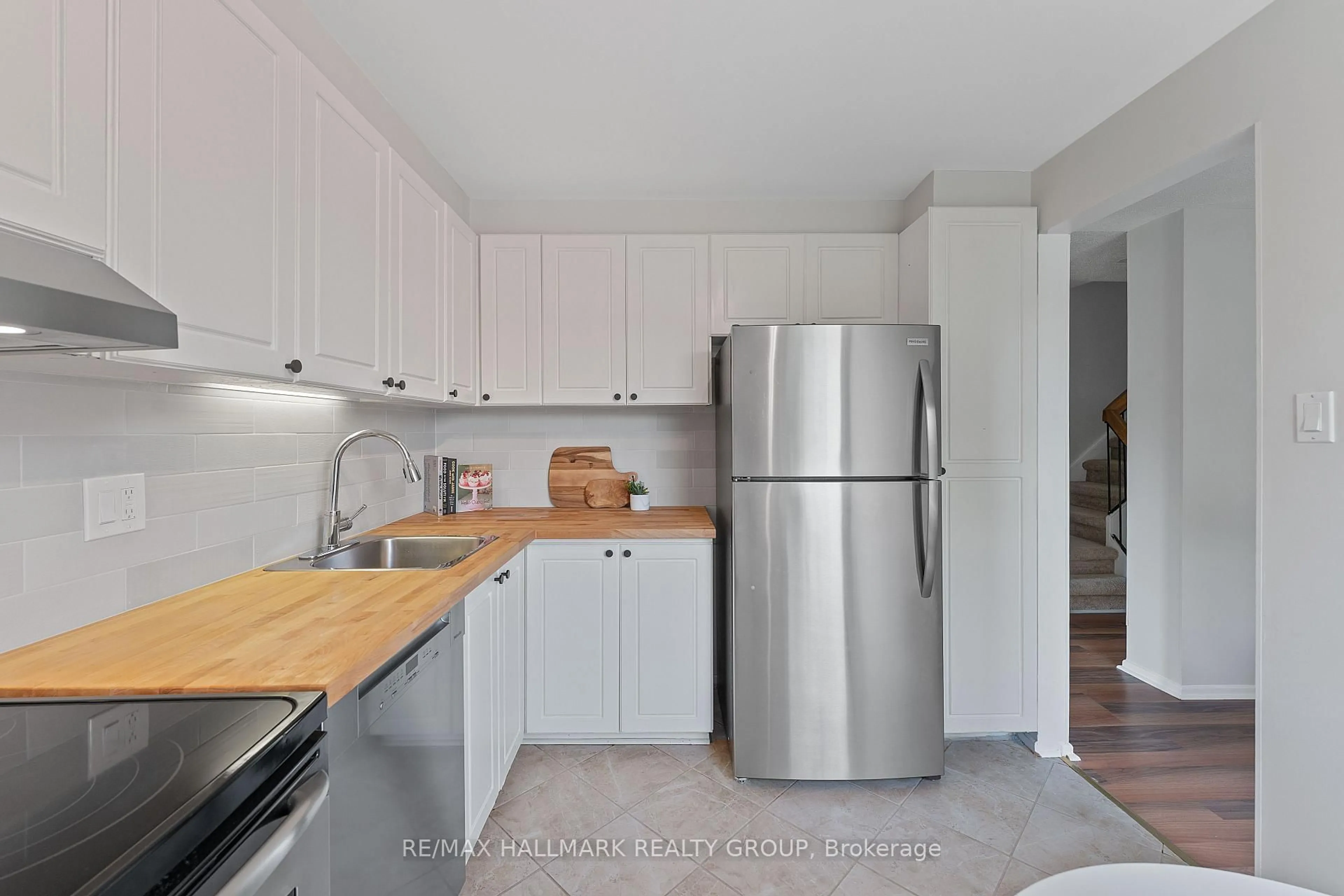 Standard kitchen, unknown for 1921 Stonehenge Cres #96, Ottawa Ontario K1B 4N7